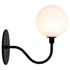 Prototyp eines Pin-up-Wandleuchters von Research. Leuchte, groß, schwarz, weißes Glas