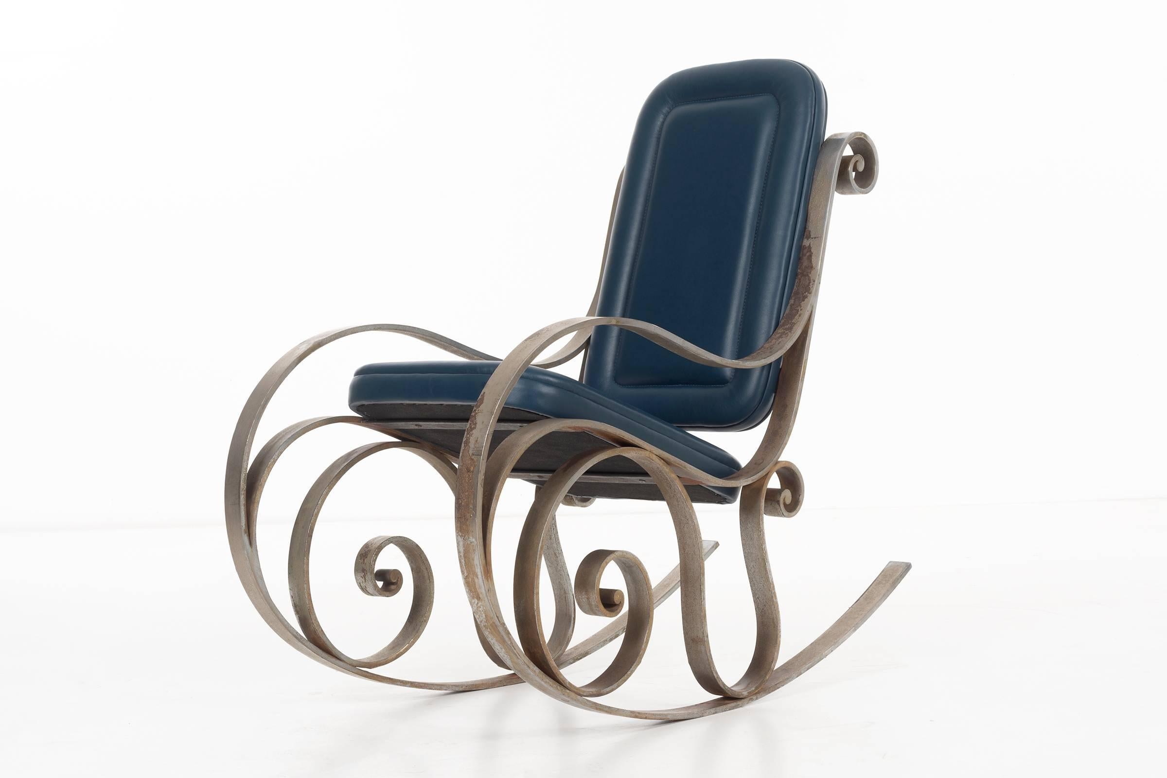 Mexicain Prototype de chaise à bascule d'Arturo Pani en vente