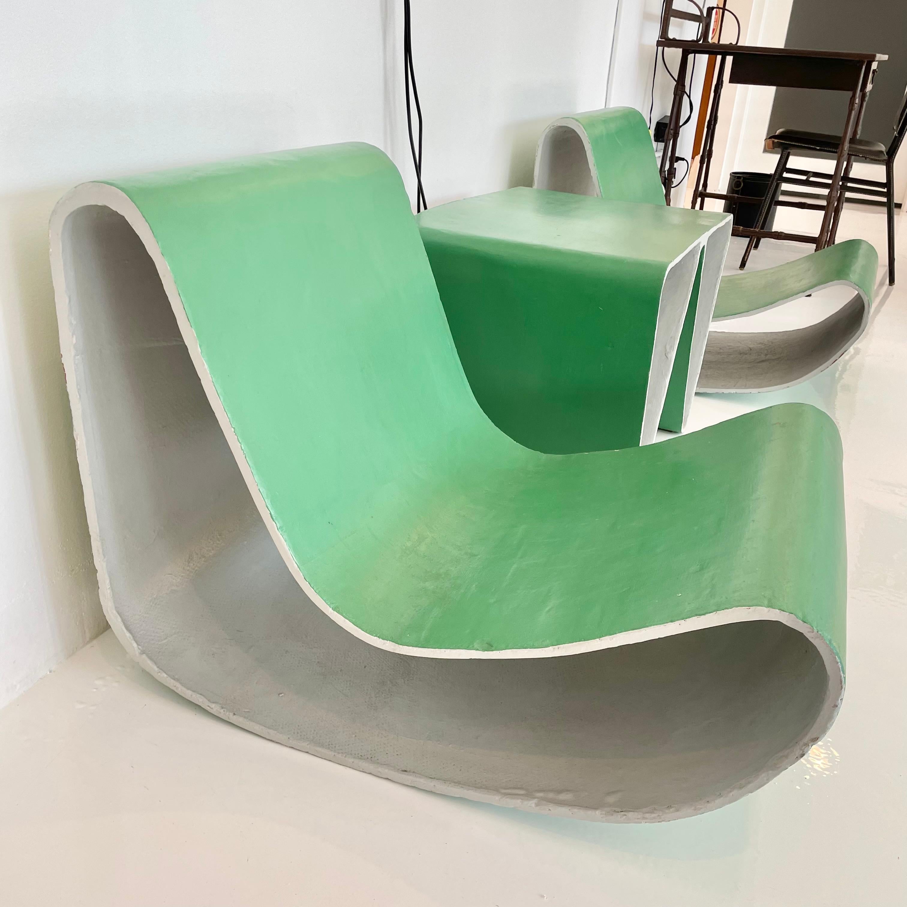 Ciment Prototype de chaises et de table Loop de Willy Guhl en vente