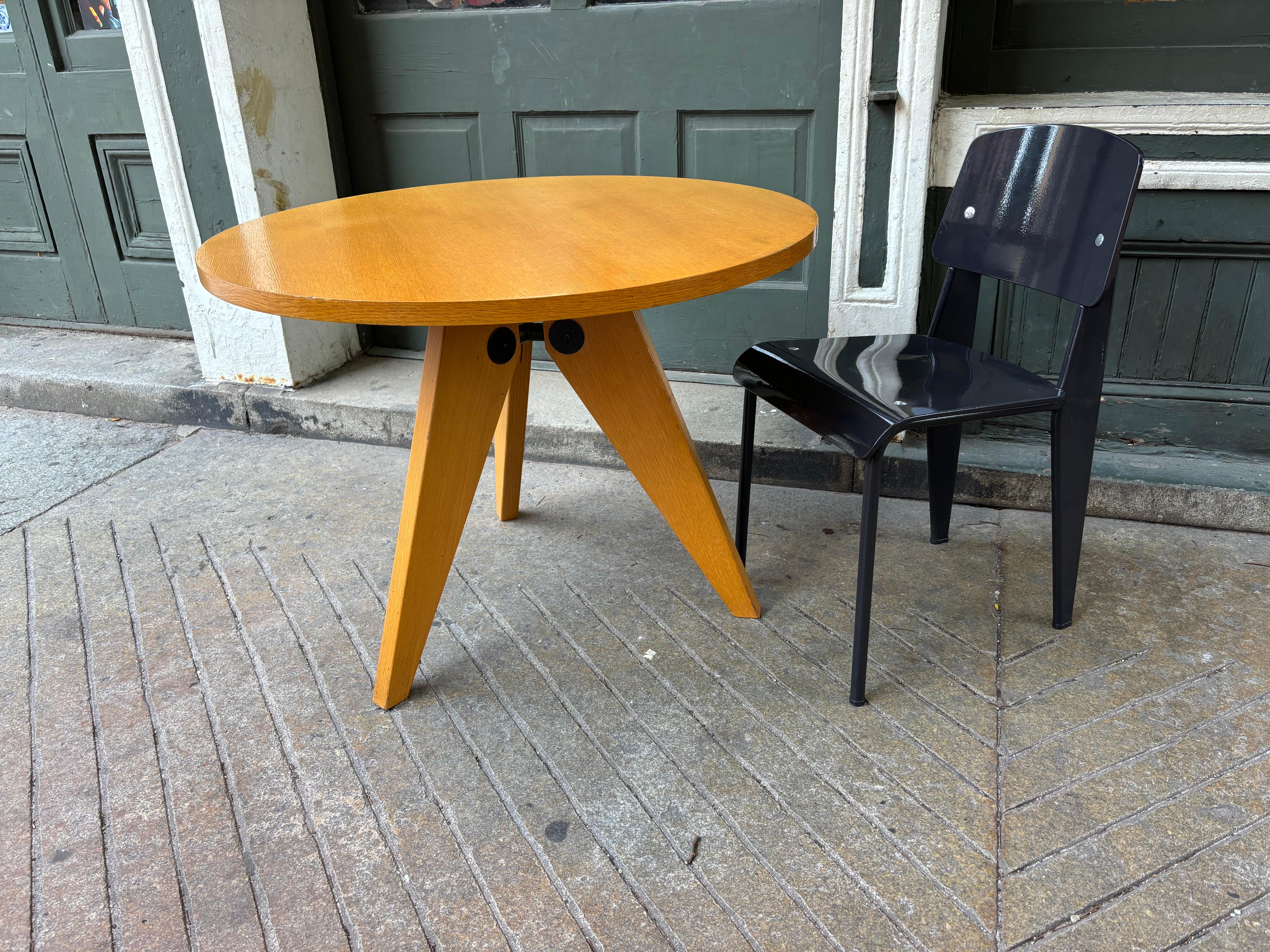Prouve 37.25 Round Dining Table for Vitra 5