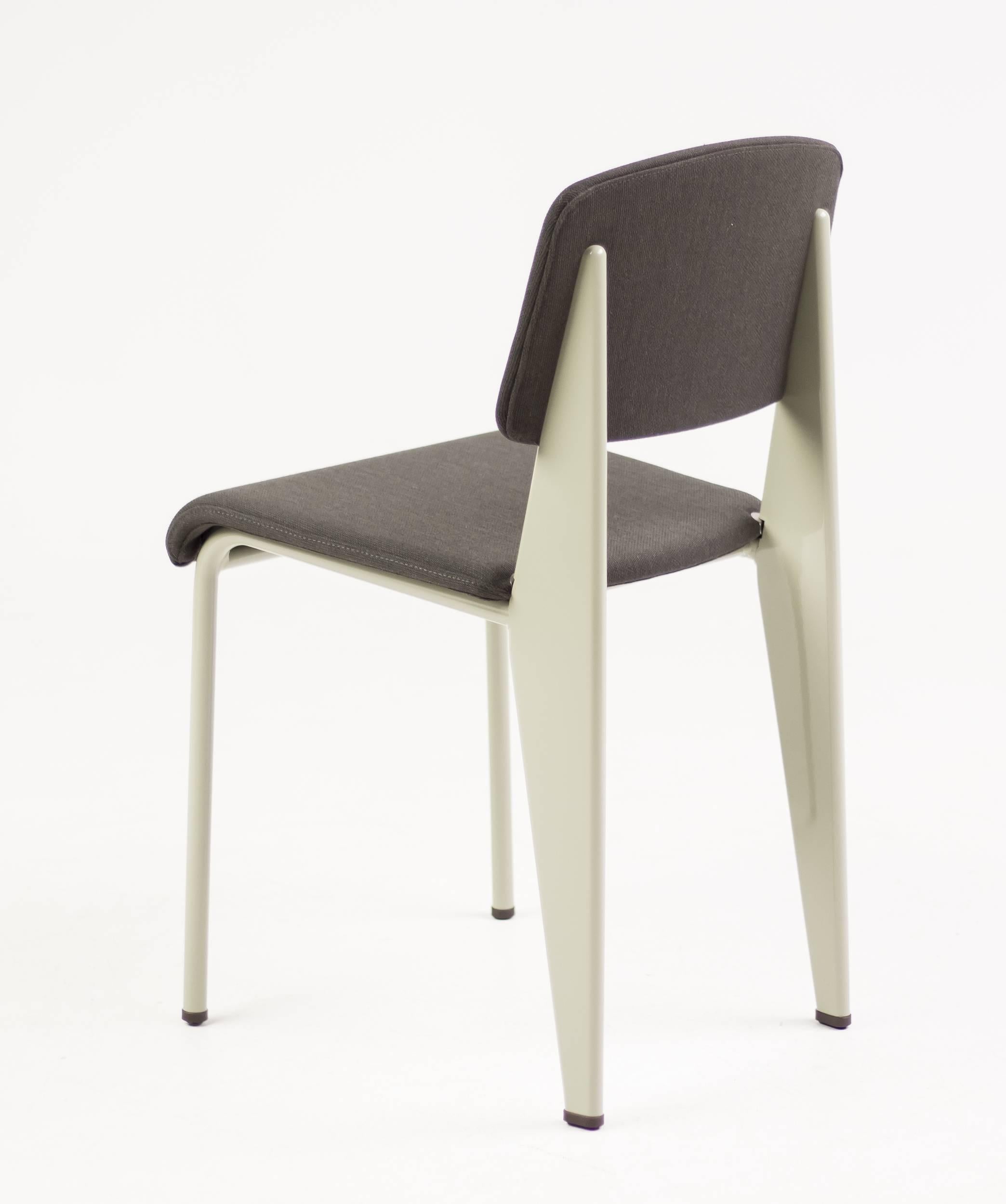 A prouvé standard SR (Siège Remboursé) of the limited Prouvé Raw office edition, a partnership between Vitra and the Dutch fashion label G-Star Raw. In this version, the iconic standard chair by Jean Prouvé is fitted with a soft fabric-covered