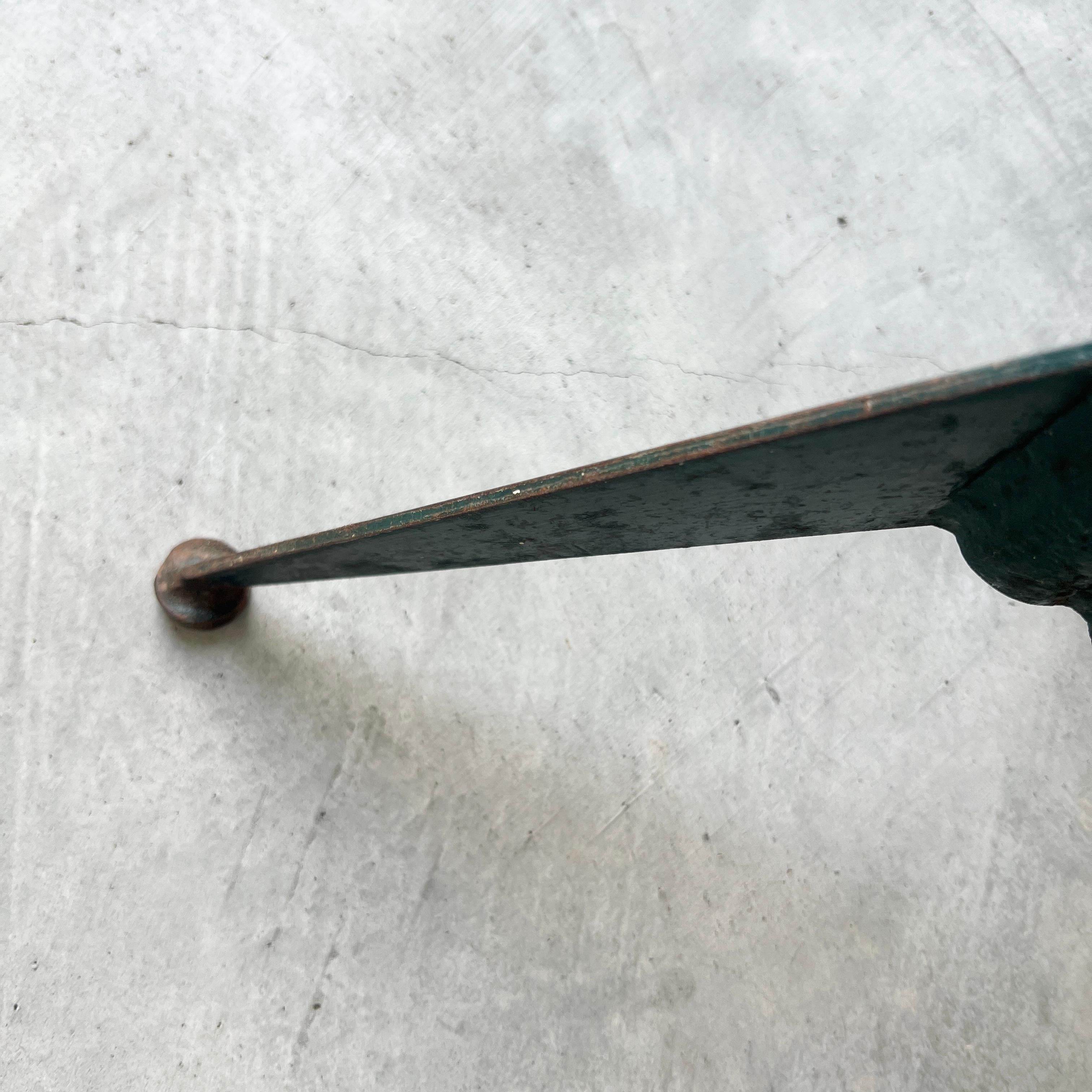 Table d'appoint en bois et métal de style Prouve, 1960 France en vente 3