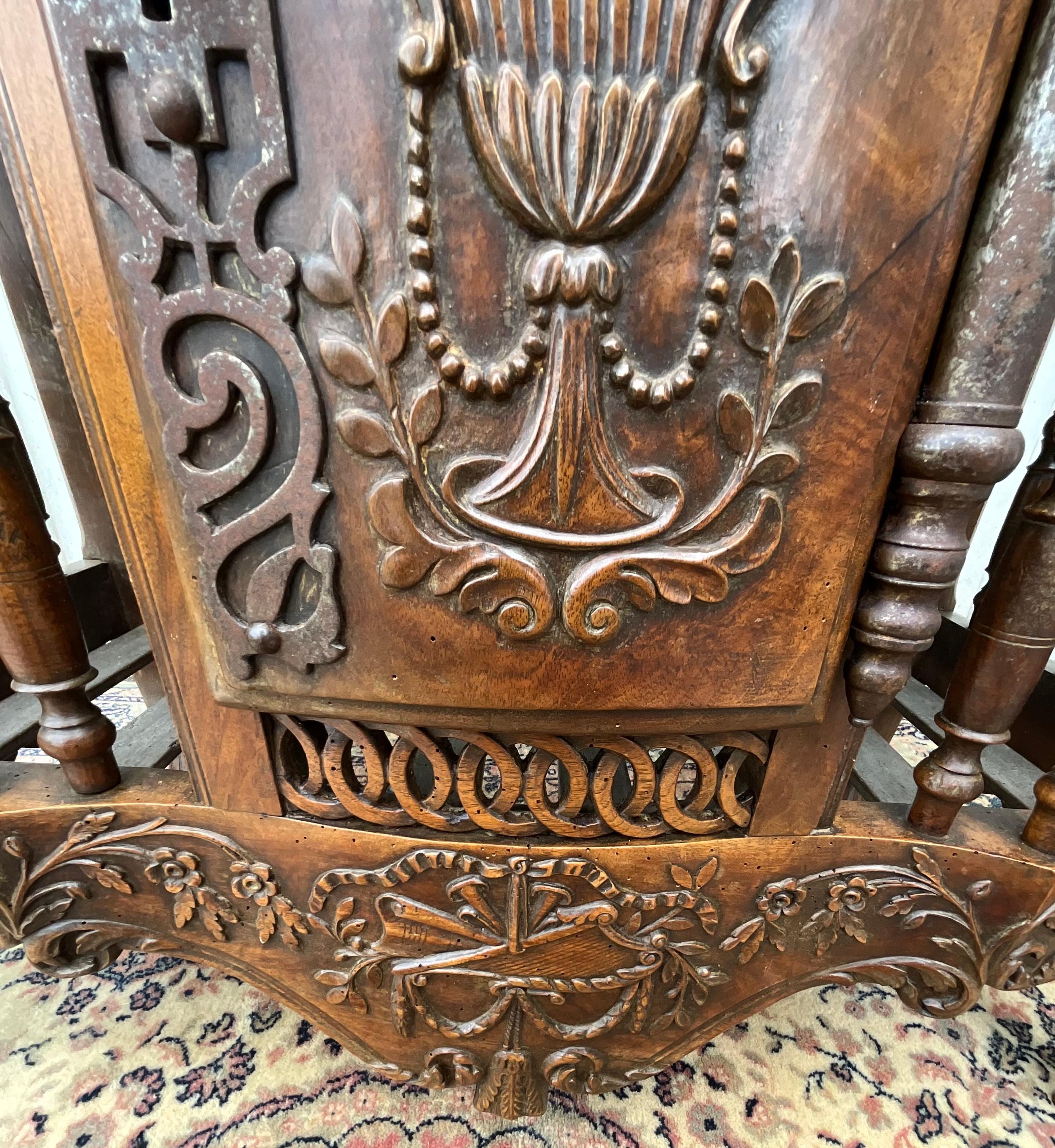 Provencal Bread Box In Solid Walnut, Early 19th Century 1