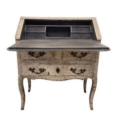 Bureau/commode provençal, style Louis XV, bois blanc cassé