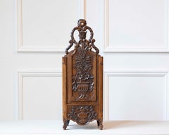 Provençal Fariniero in Carved Walnut, Late 18th Century