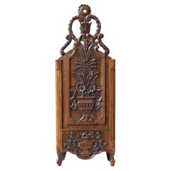 Provençal Fariniero in Carved Walnut, Late 18th Century