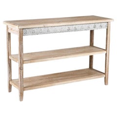 Mesa de Recibidor Province Tallada con Estantes, Madera de Abeto