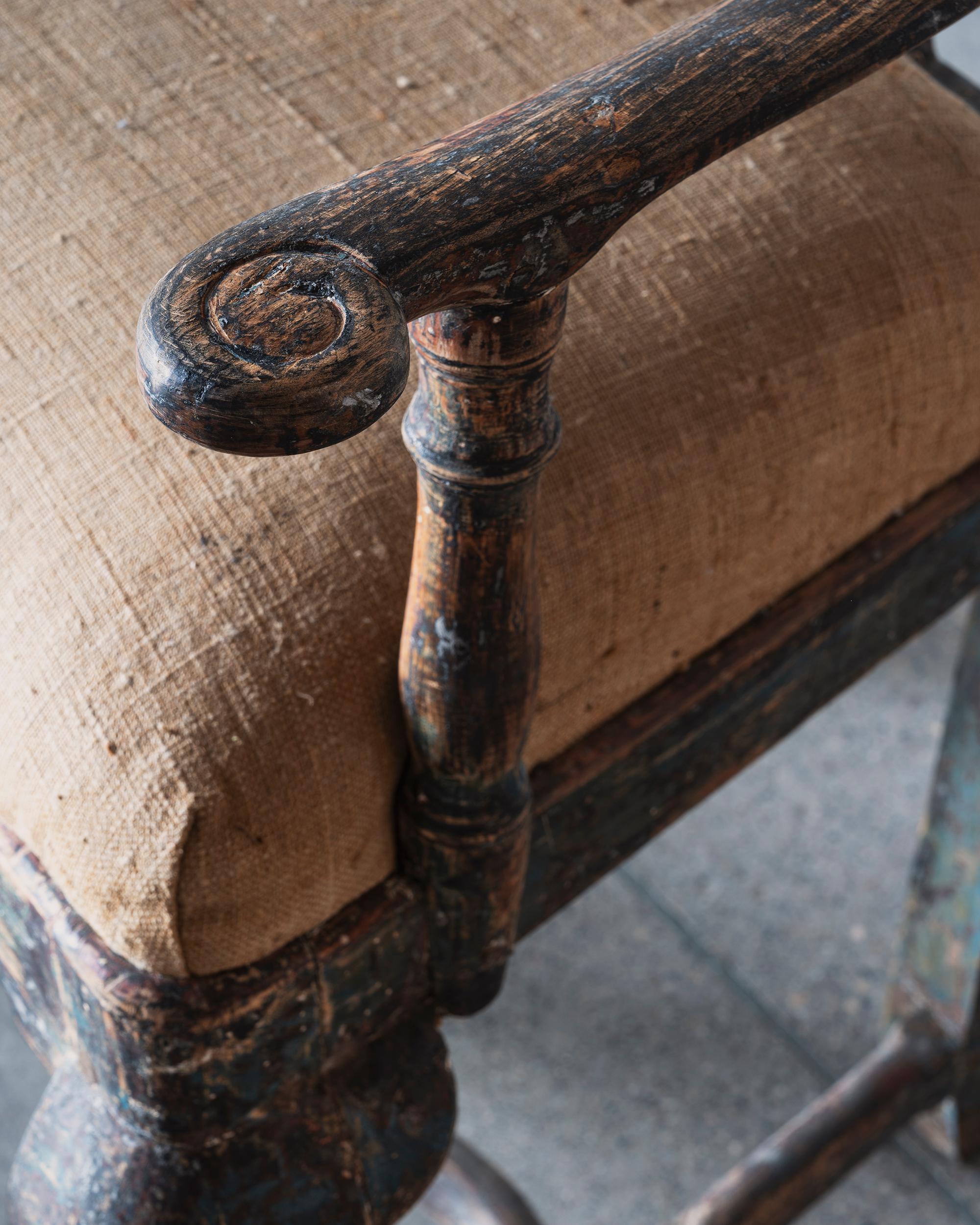 Fauteuil baroque suédois provincial du XVIIIe siècle Bon état - En vente à Bozeman, MT