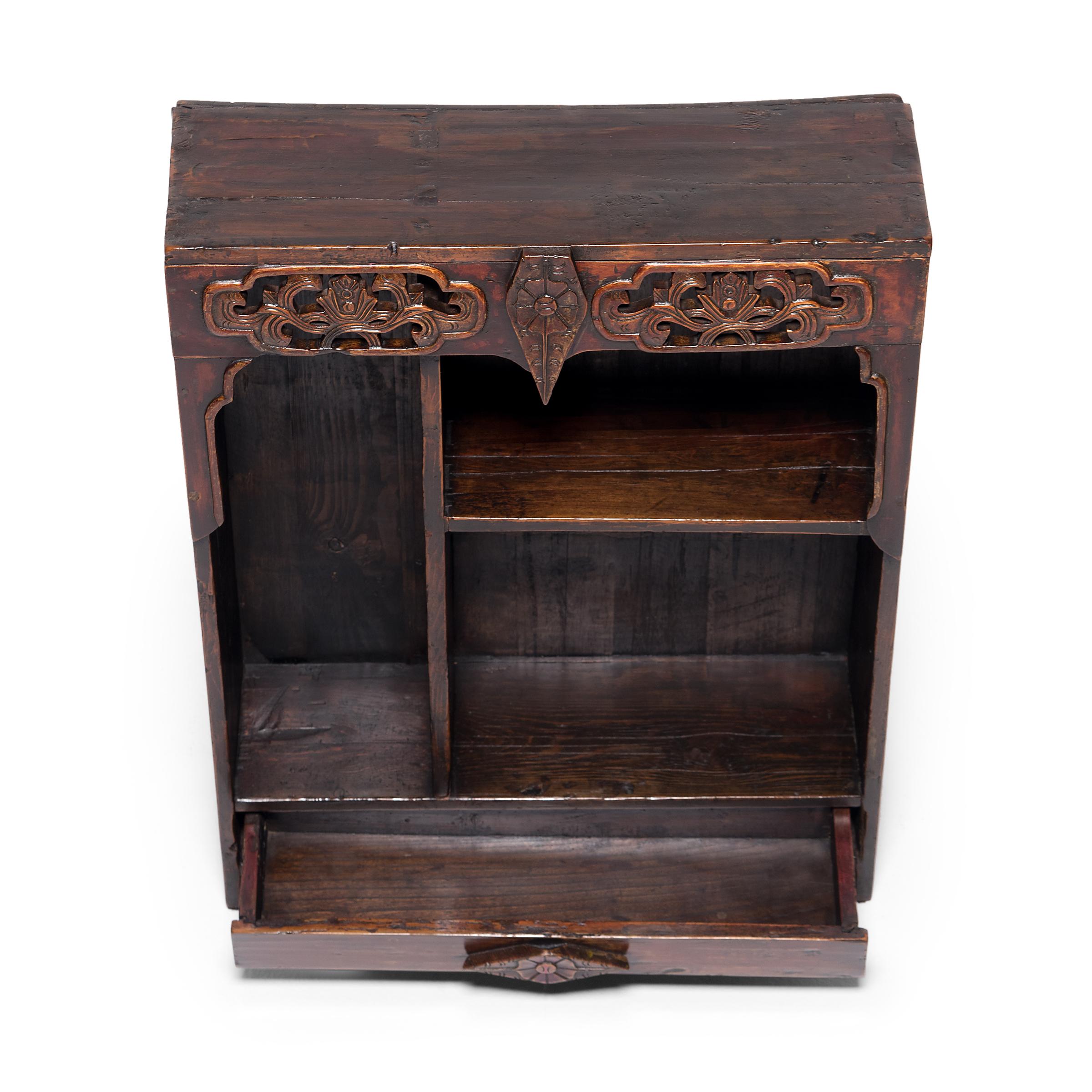 Provincial Chinese Collector's Shelf, c. 1900 For Sale 1