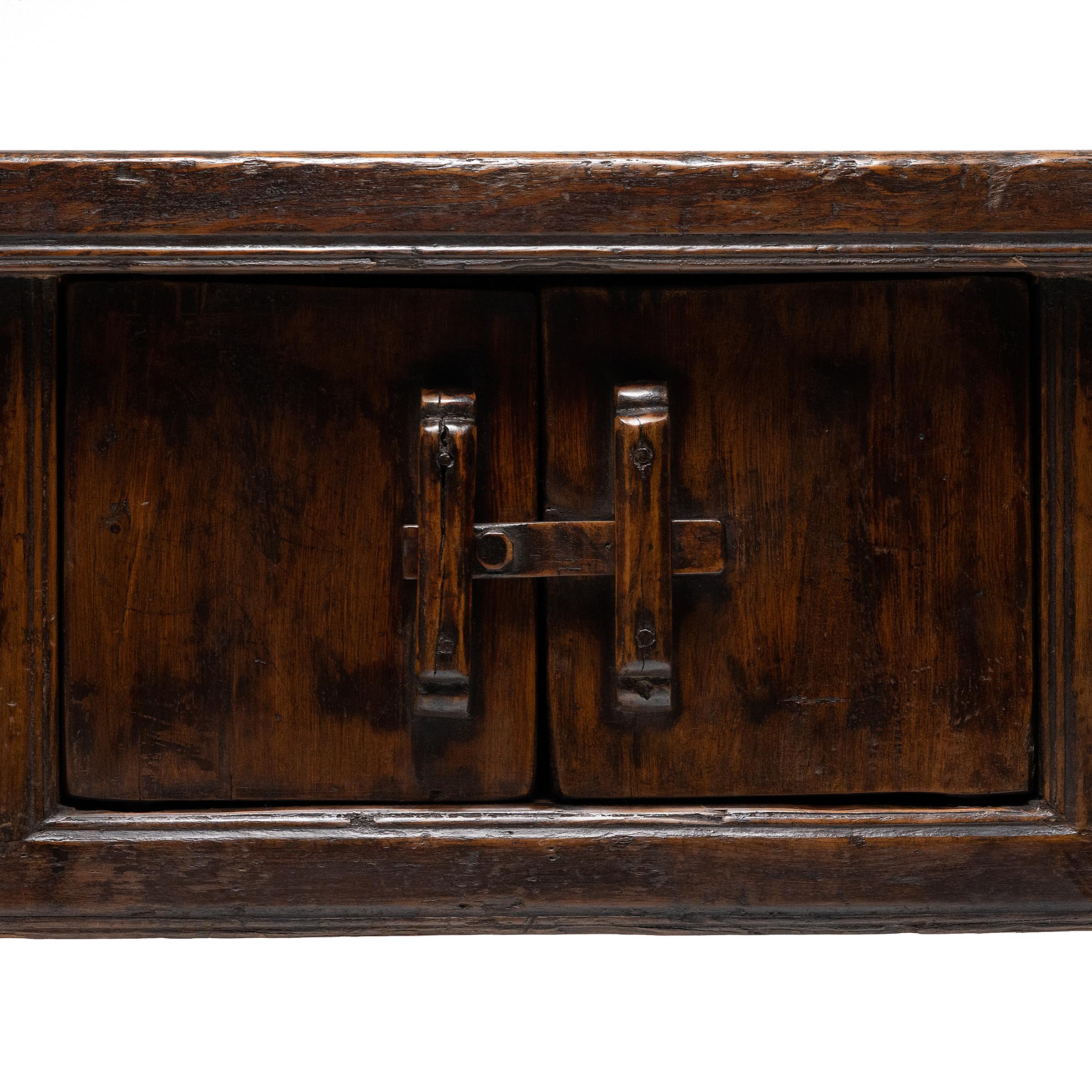Provincial Chinese Dongbei Sideboard, c. 1900 For Sale 1