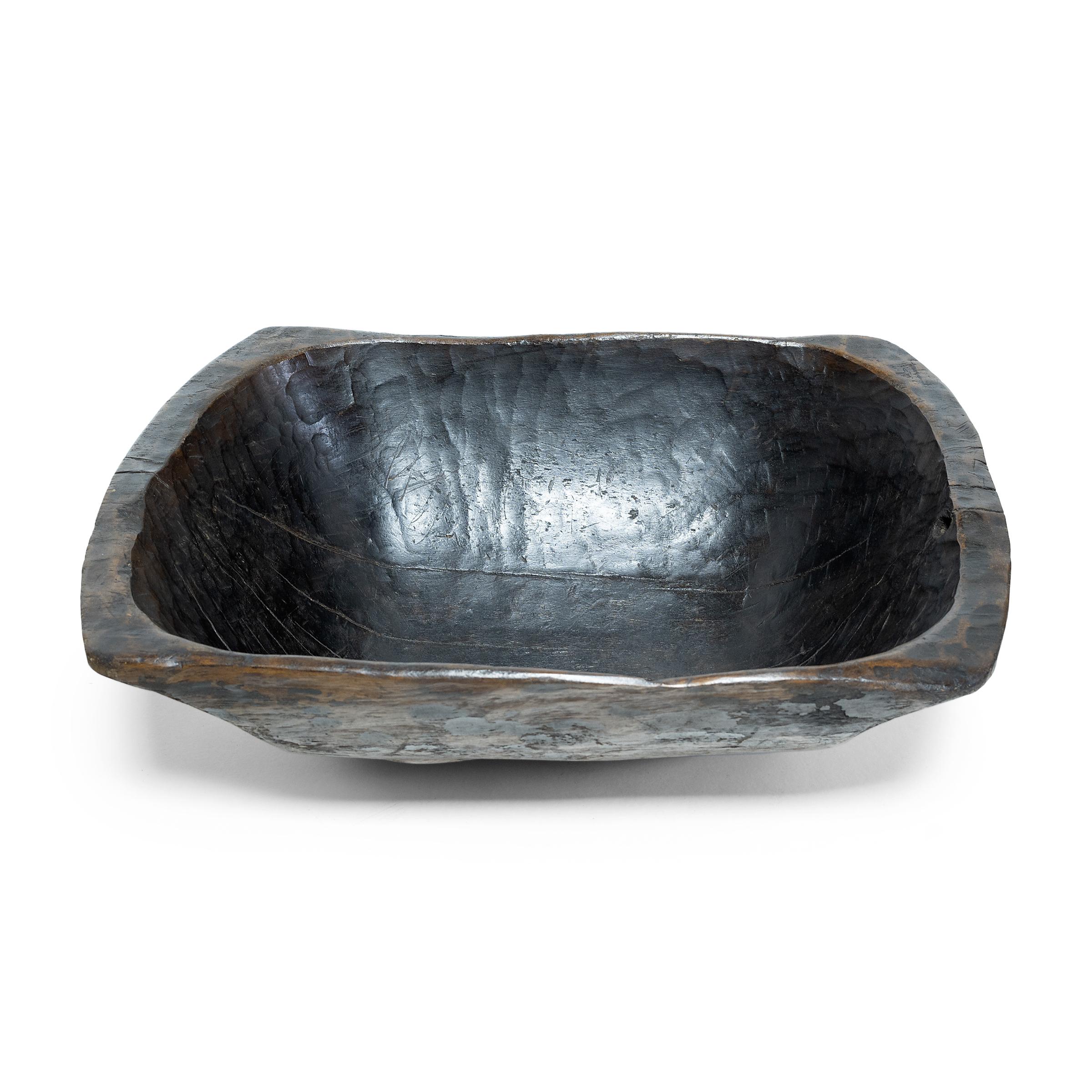 Gran bandeja de granja china provincial, c. 1900 Tallado a mano en venta