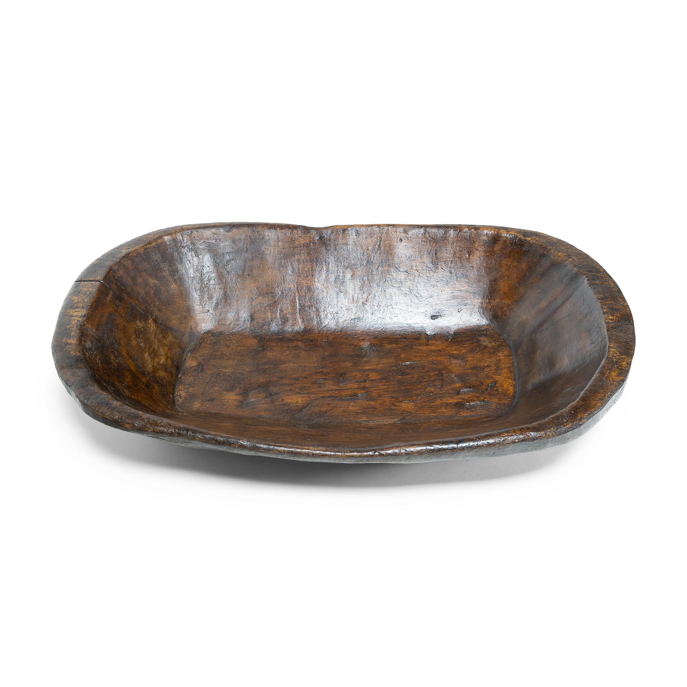 Large Provincial Chinese Farm Tray, c. 1900 In Good Condition For Sale In Chicago, IL