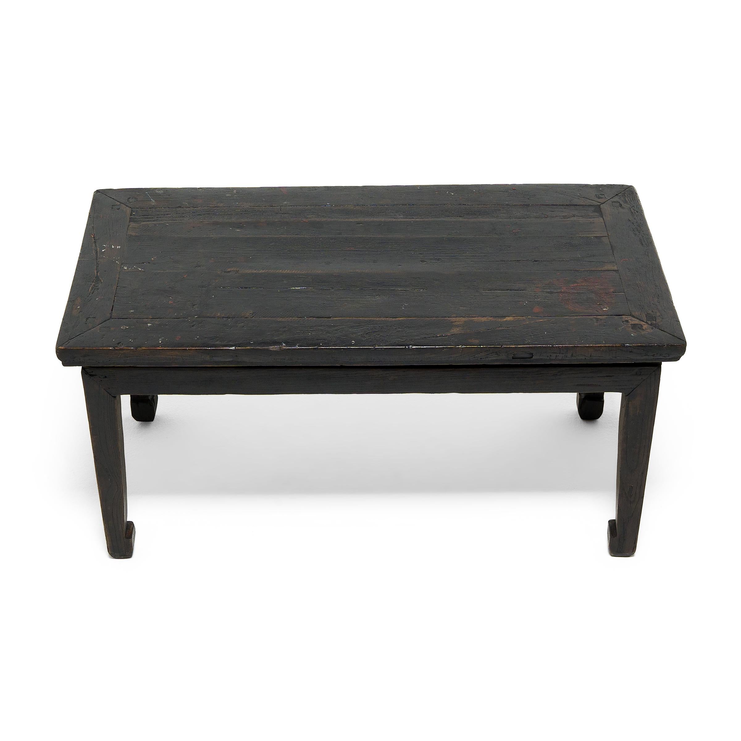 Provincial Chinese Half Table, circa 1800 In Good Condition For Sale In Chicago, IL