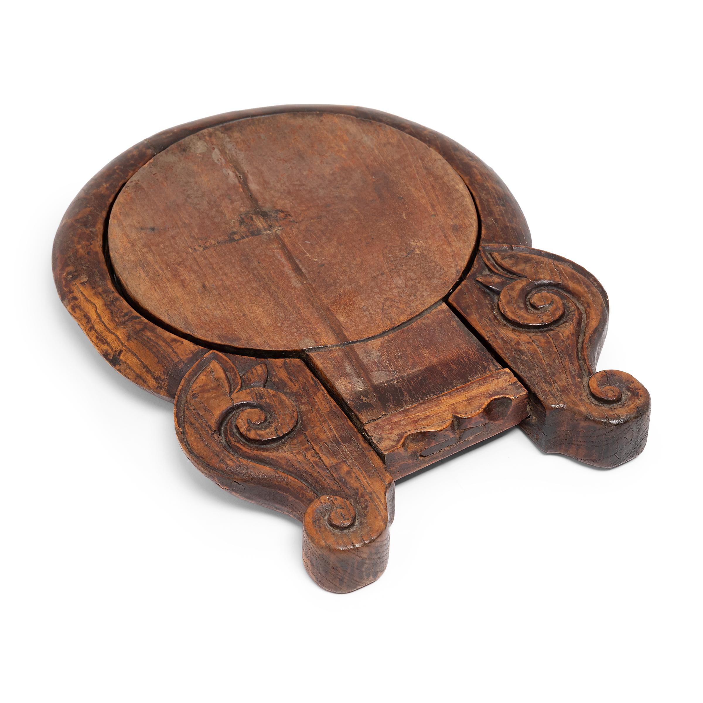 Provincial Chinese Travel Mirror, c. 1850 In Good Condition For Sale In Chicago, IL