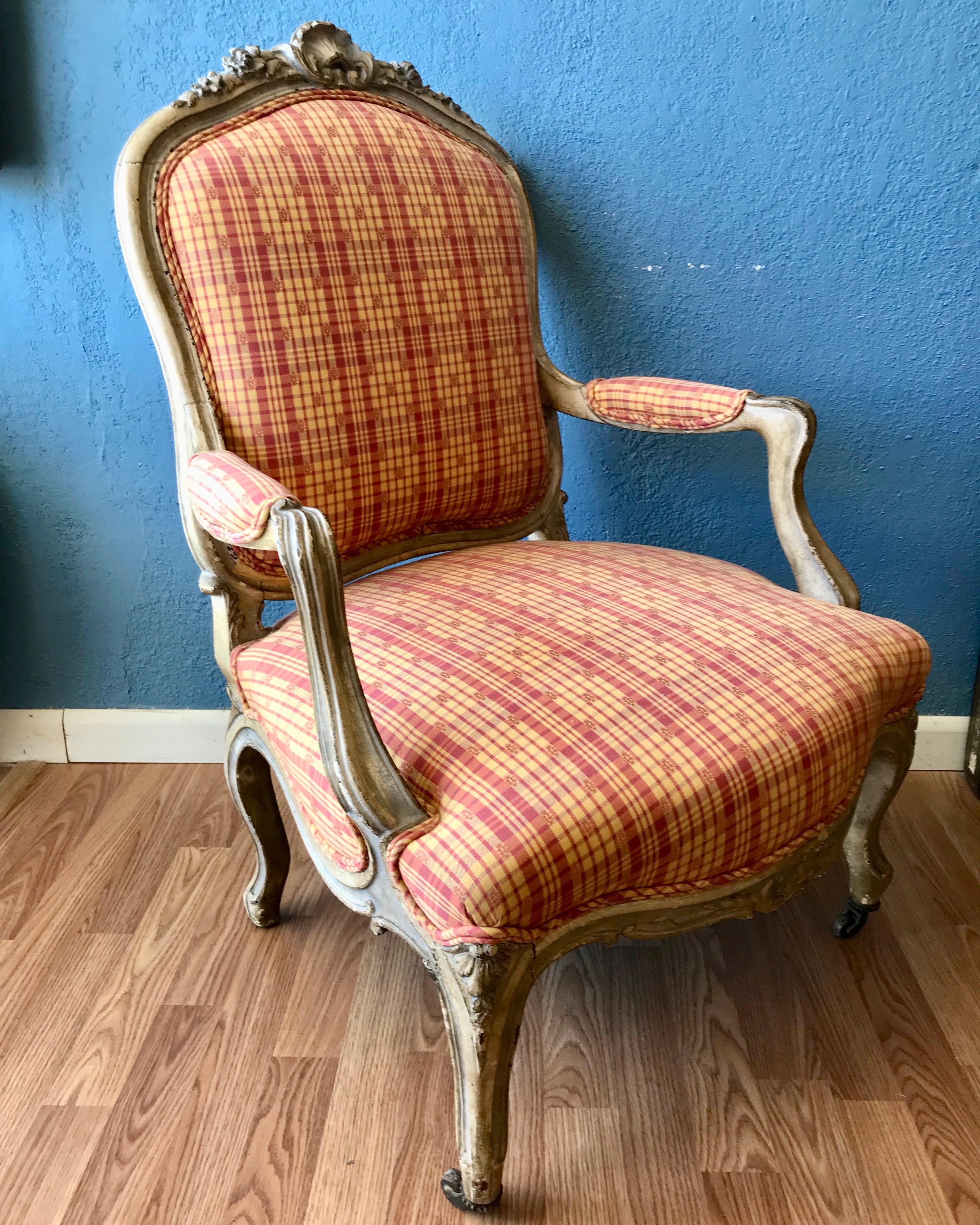 Provincial French Fauteuil In Good Condition For Sale In West Palm Beach, FL