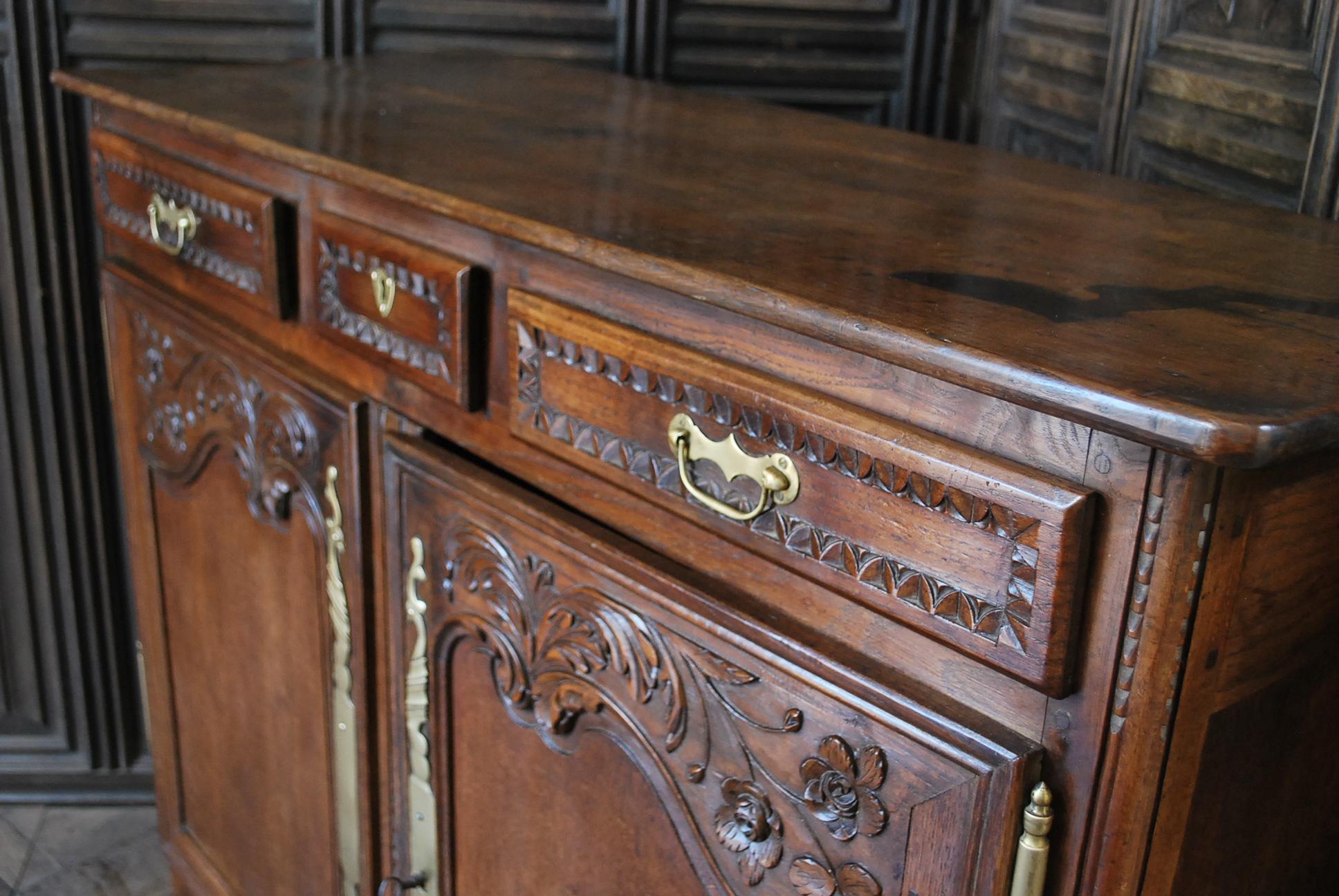 Hand-Carved Provincial French Oak buffet For Sale