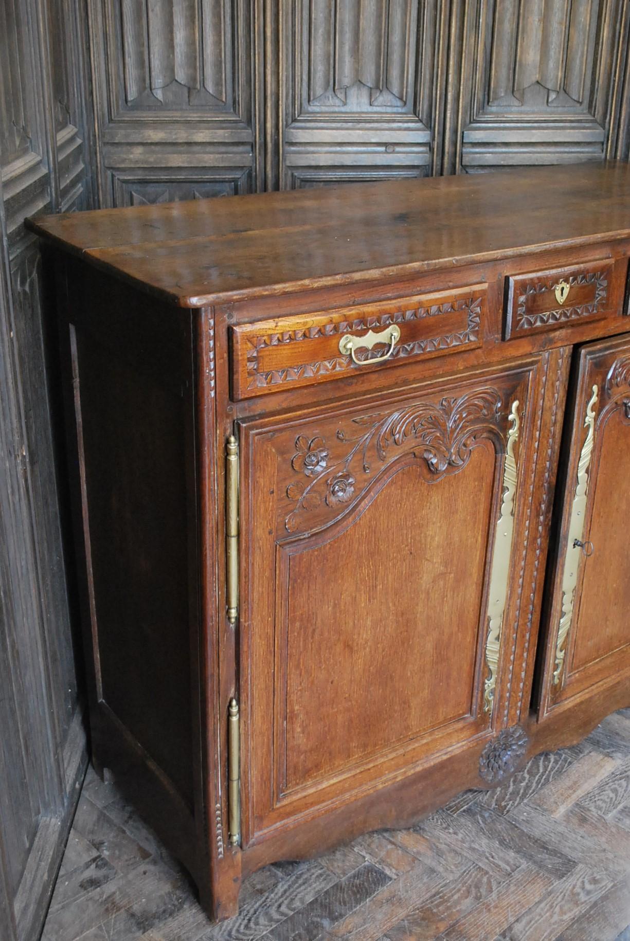 19th Century Provincial French Oak buffet For Sale