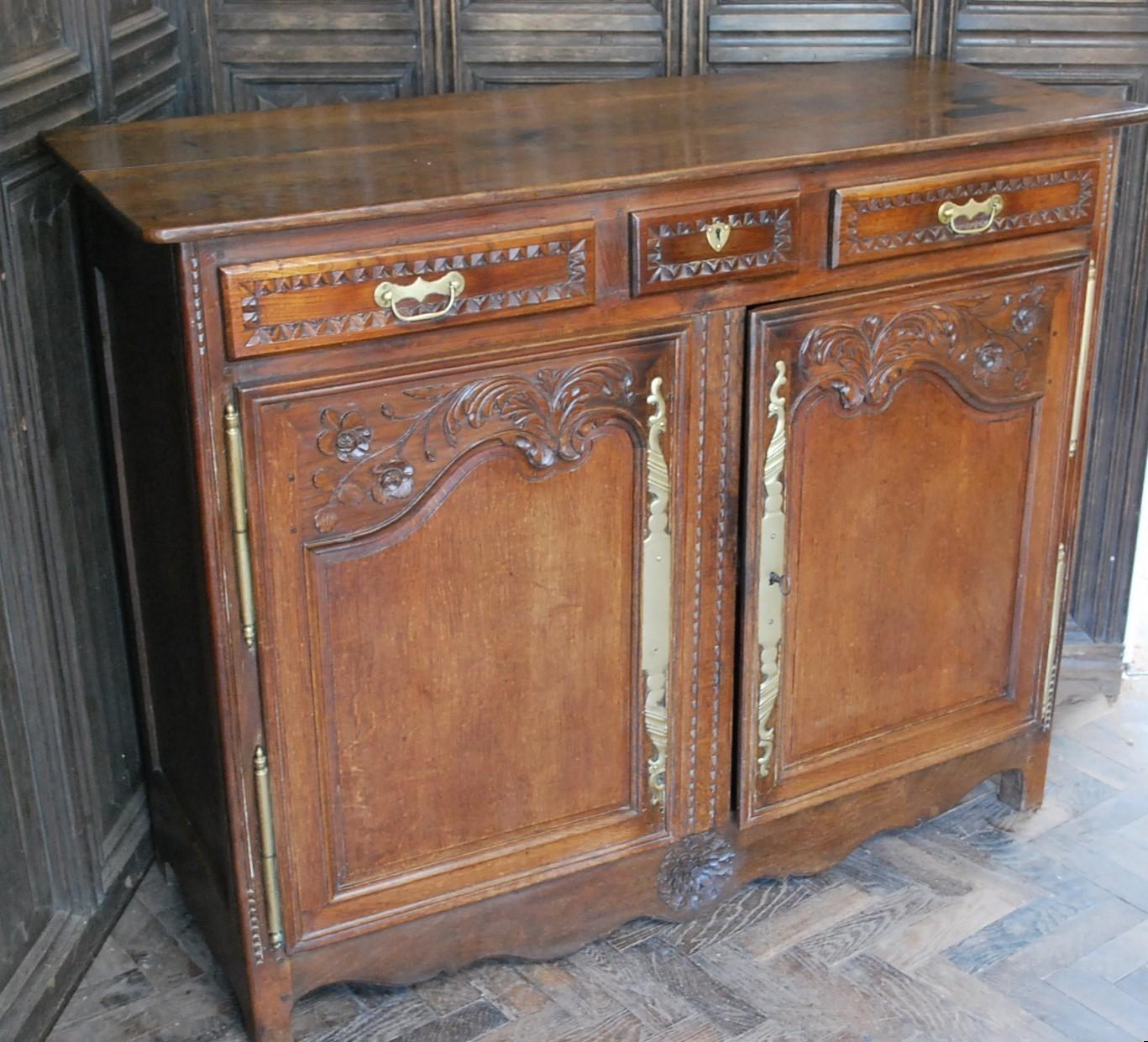 Provincial French Oak buffet For Sale 1