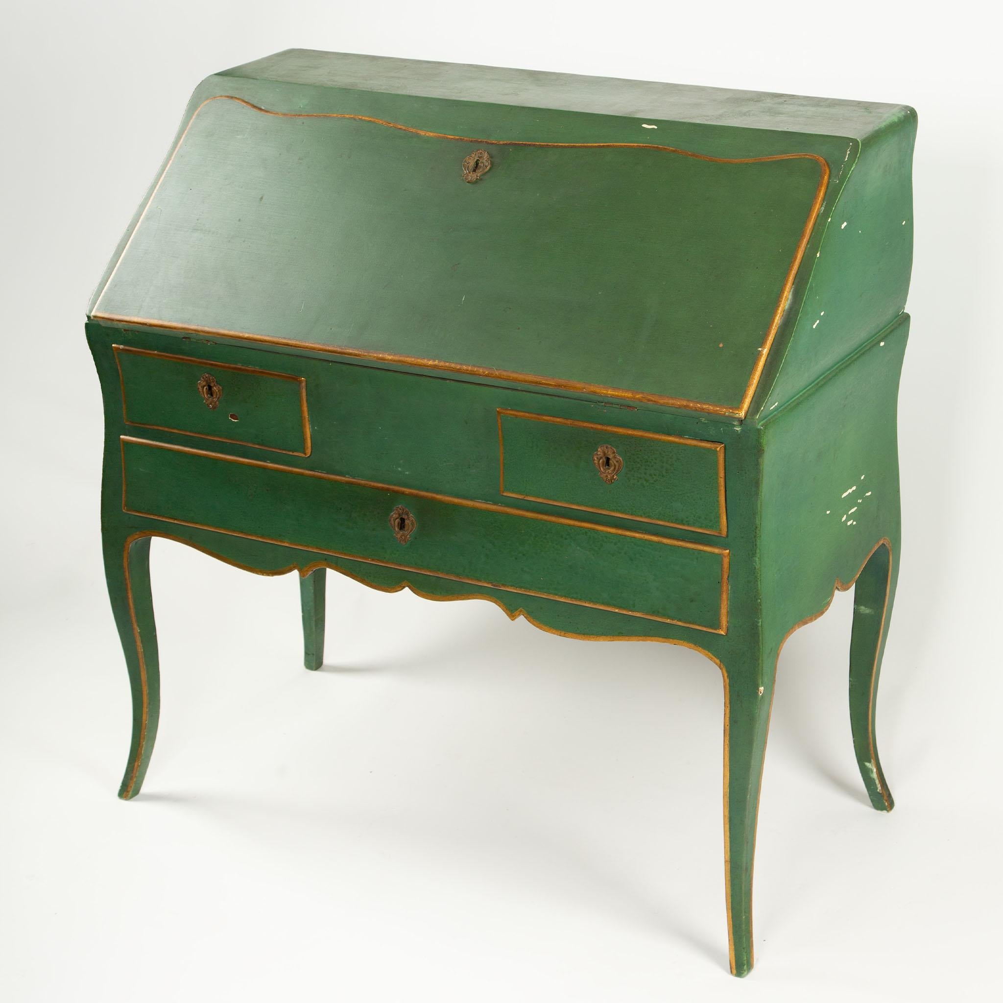 Stile provenzale Scrivania provinciale a ribalta dipinta di verde con scomparto segreto in vendita
