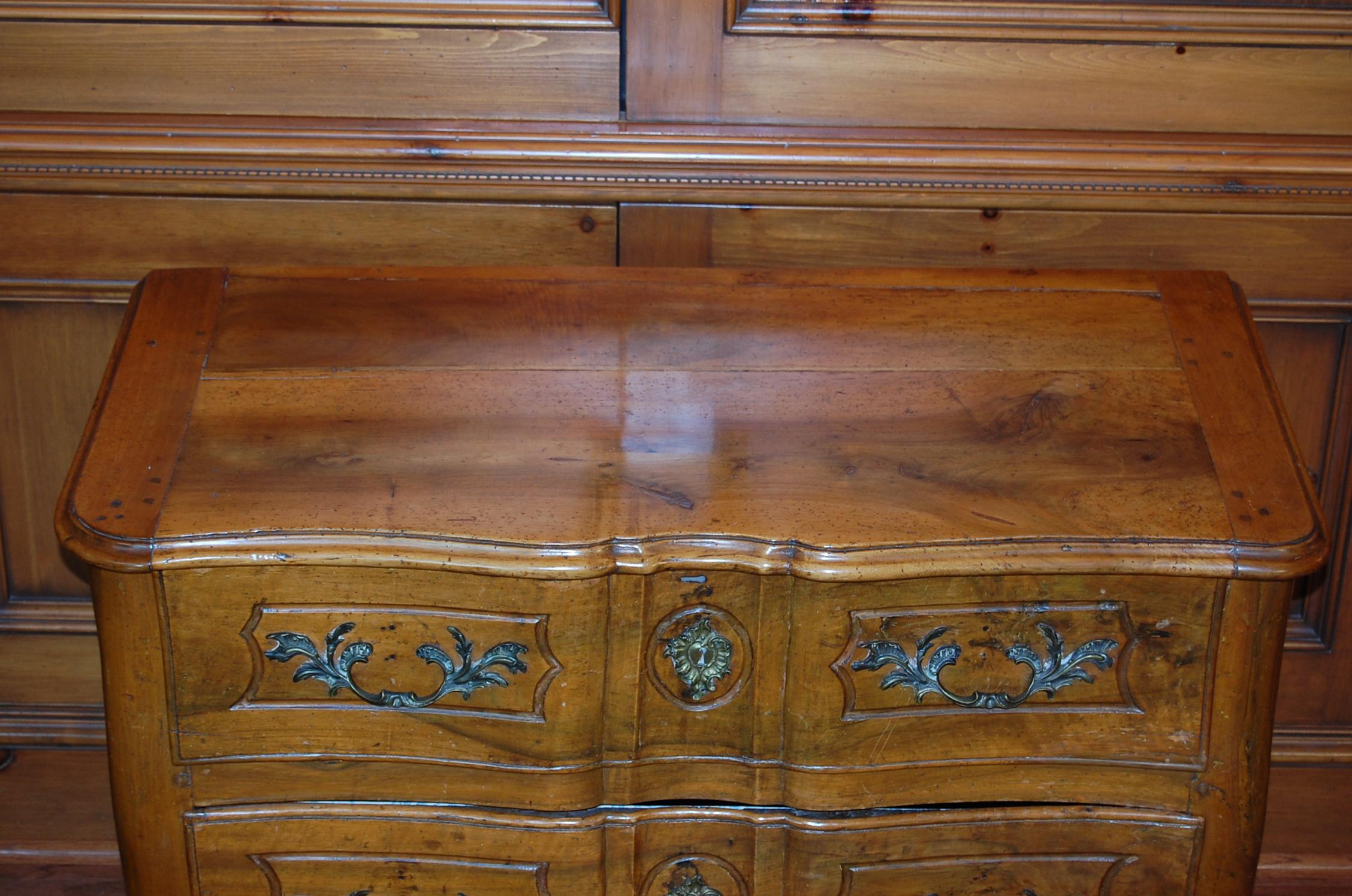 French Provincial Louis XV Period Walnut Two-Drawer Commode Sauteuse, Mid-18th Century For Sale