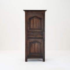 Provincial Oak French cupboard. Circa 1900.