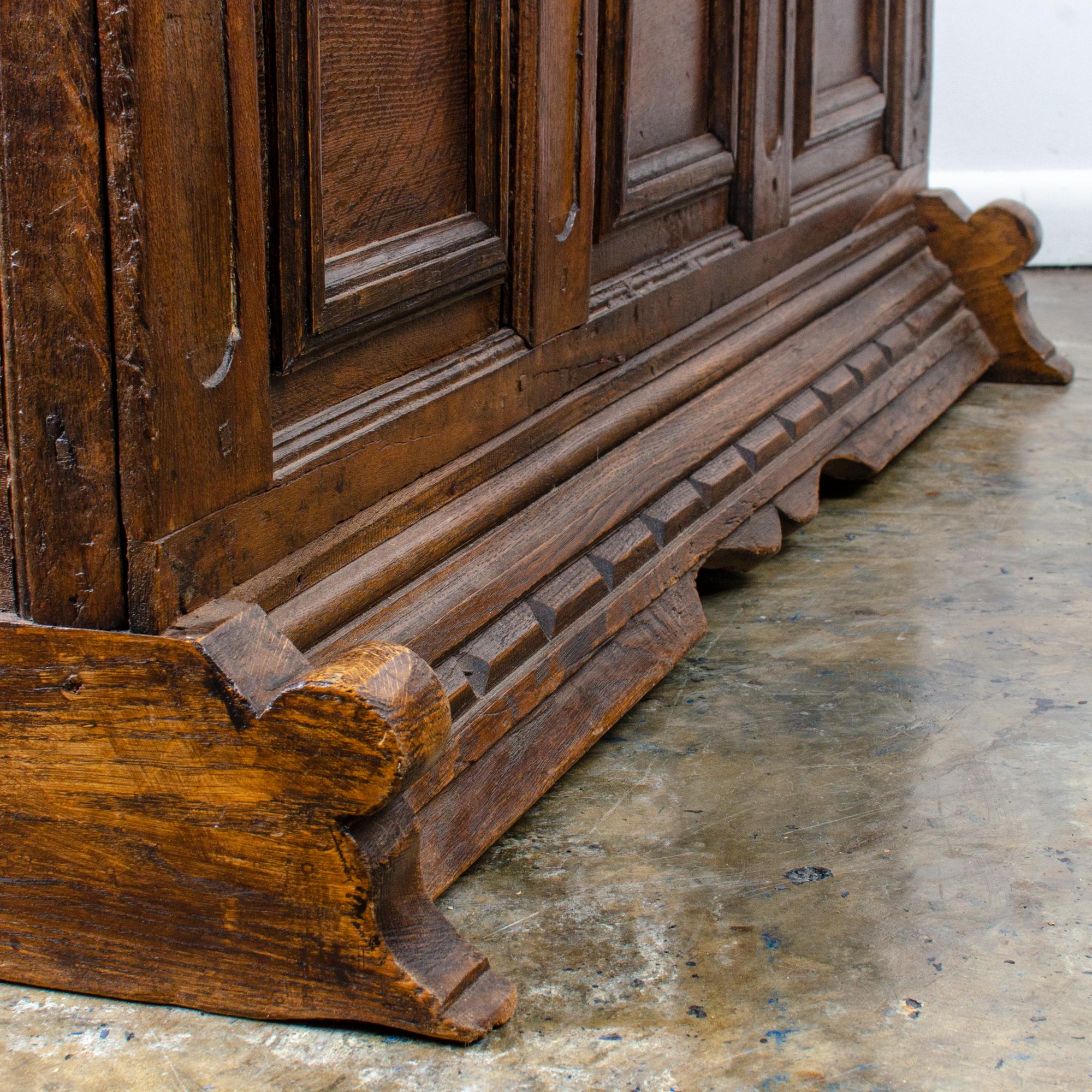 Provincial Spanish Oak Paneled Coffer, c.17th Century In Good Condition For Sale In Savannah, GA