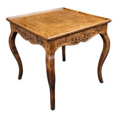 Tiroir unique en bois fruitier sculpté de style provincial  Table d'appoint