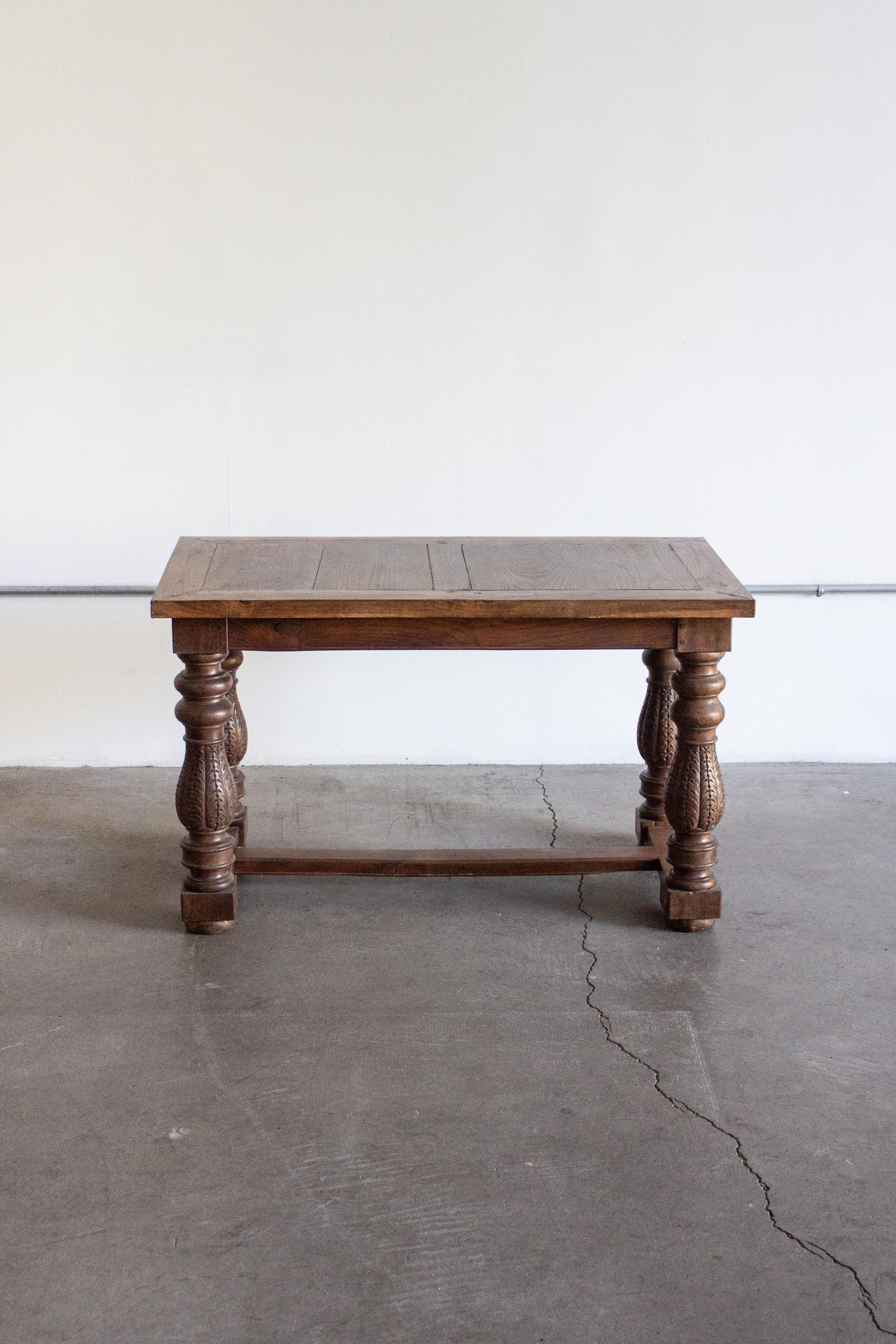 Provincial Swiss Antique geschnitzt Tisch (Französische Provence) im Angebot