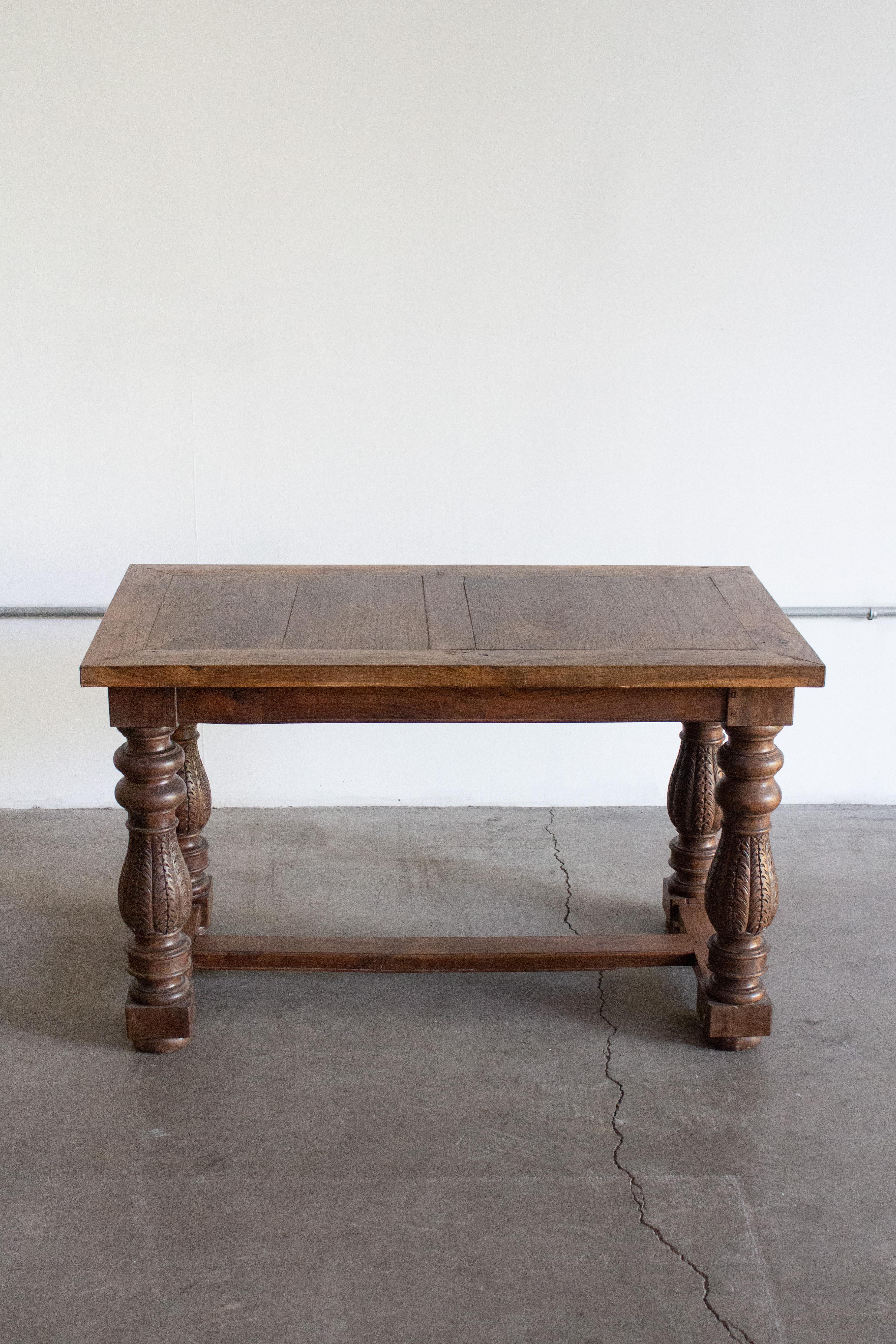 Provincial Swiss Antique geschnitzt Tisch (Schweizerisch) im Angebot