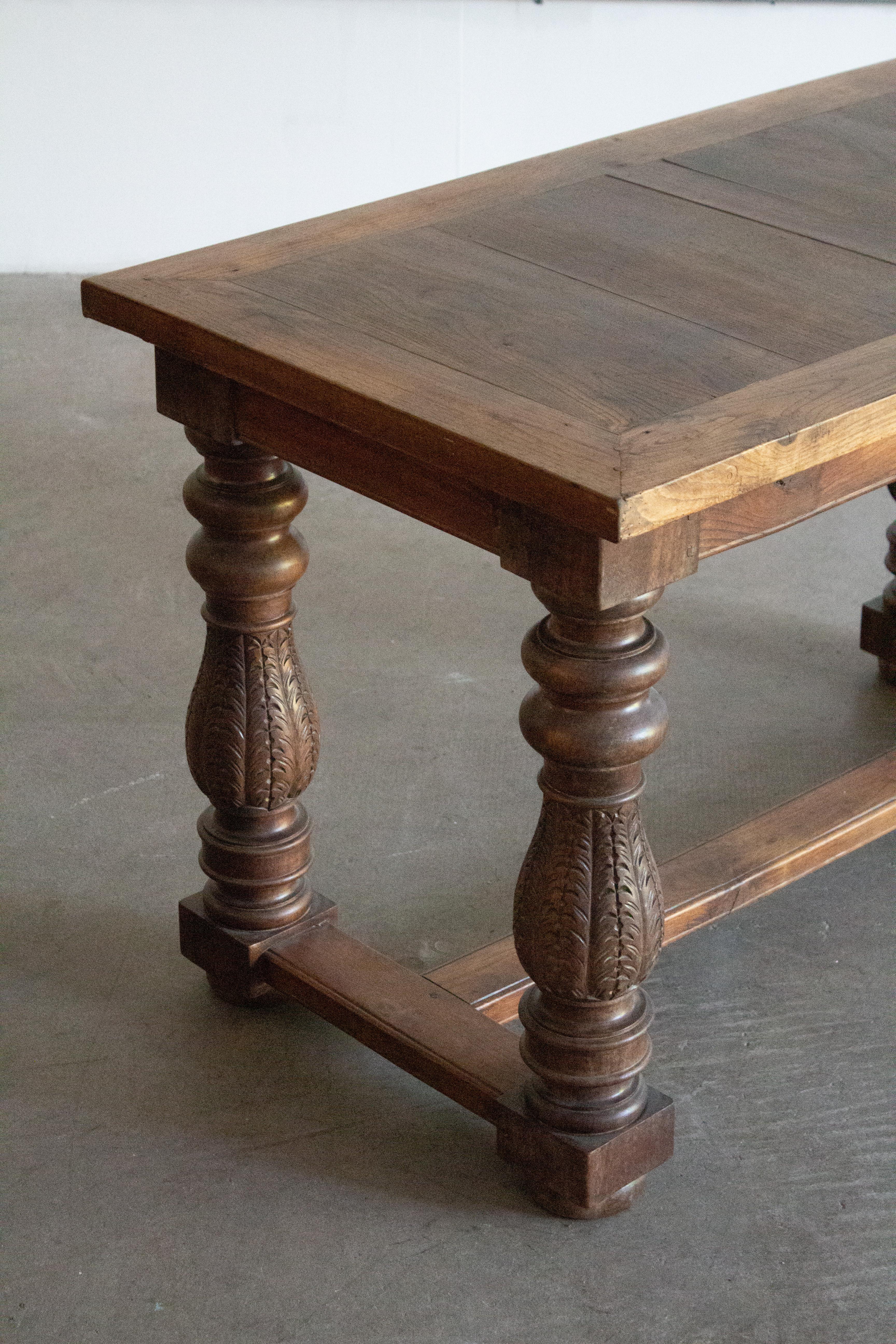 Provincial Swiss Antique geschnitzt Tisch (Holz) im Angebot