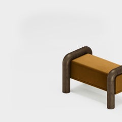 Ottomane „Prowling“ aus Stoff mit Massivholzbeinen von Furn Object