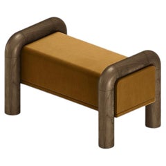 Ottomane „Prowling“ aus Stoff mit Massivholzbeinen von Furn Object