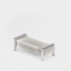 „Prowling Fur“-Sitzbank mit Beinen aus gebürstetem Edelstahl von Furn Object