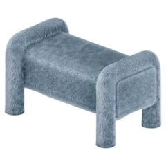 Ottomane „Prowling Fur“ von Furn Object
