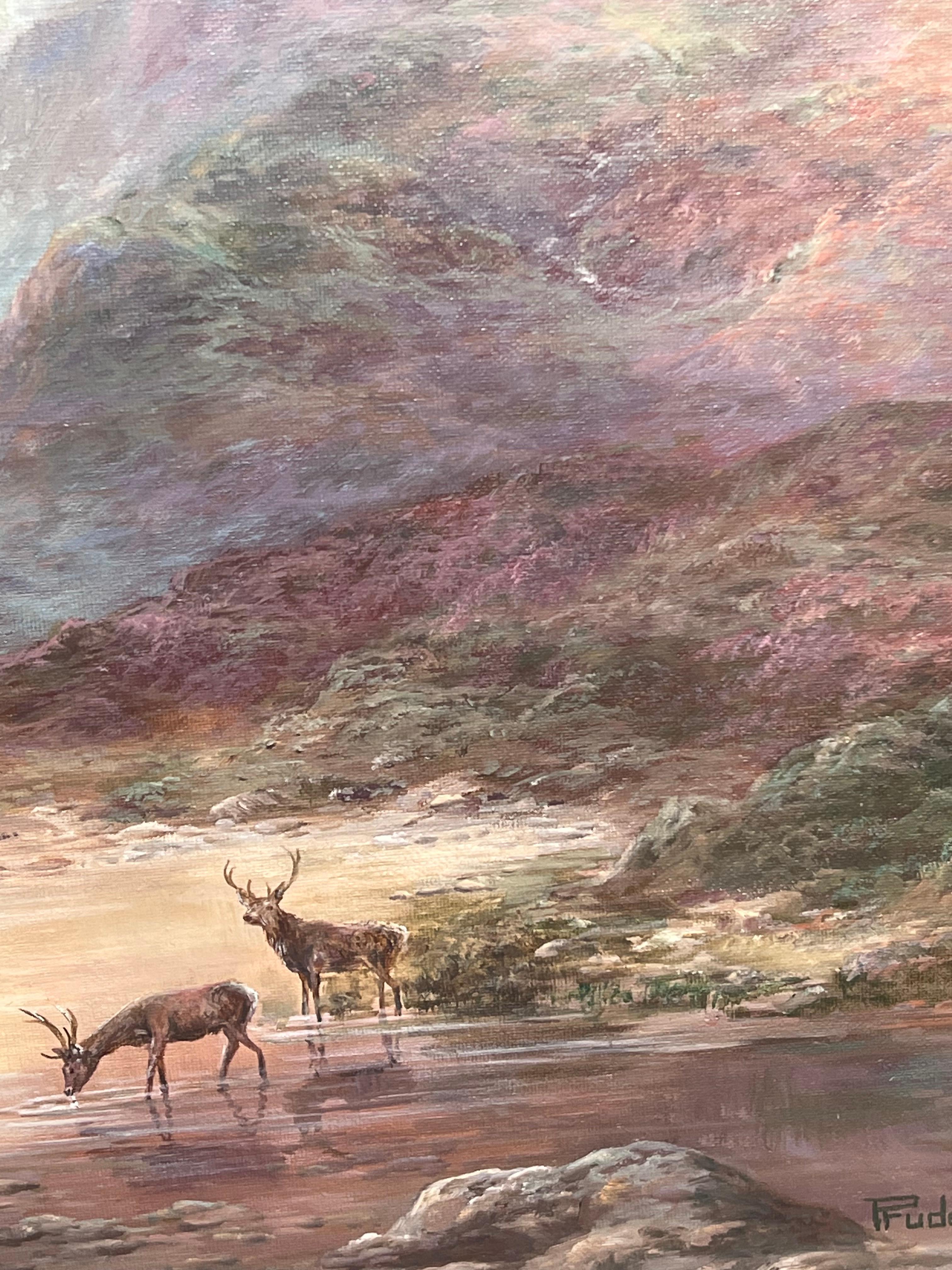 Ein Hauch von Herbst
Schottische Hochland-Landschaft mit Hirschen
signiert von Prudence Turner, Britin, geb. 1930, signiert. 
Ölgemälde auf Leinwand, gerahmt
verso beschriftet
Gerahmt: 25 x 35 Zoll
Leinwand:  20 x 30 Zoll
Provenienz: Privatsammlung,