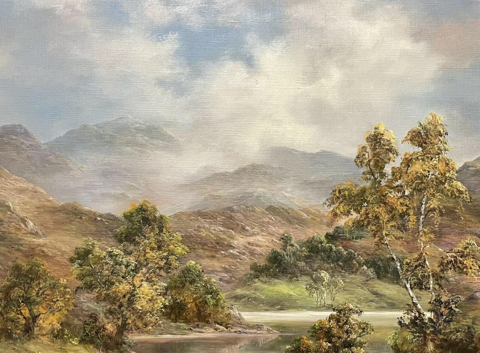 Prudence Turner (n.1930) Óleo grande firmado- Tierras altas escocesas Lago y montañas en venta 1