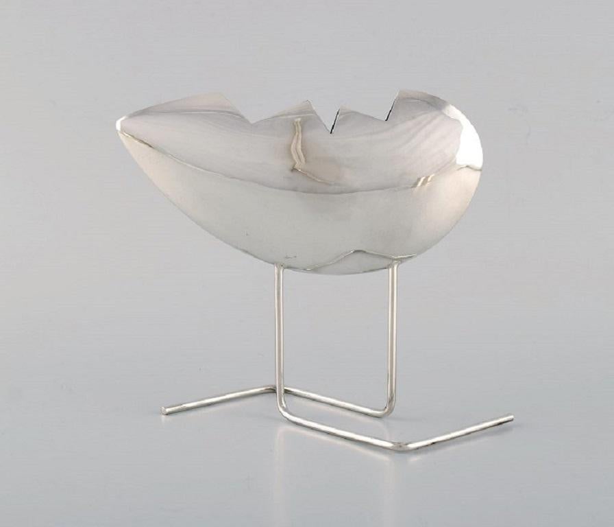 Prudenci Sanchez, Catalan silversmith. Modernist / abstract unique sculpture in sterling silver. Late 20th century.
Measures: 15 x 13 cm.
In excellent condition.
Stamped.
Our skilled Georg Jensen silversmith can polish all silver and gold so