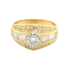runkvoller Gelbgoldring aus 18 Karat mit Brillanten und Diamanten