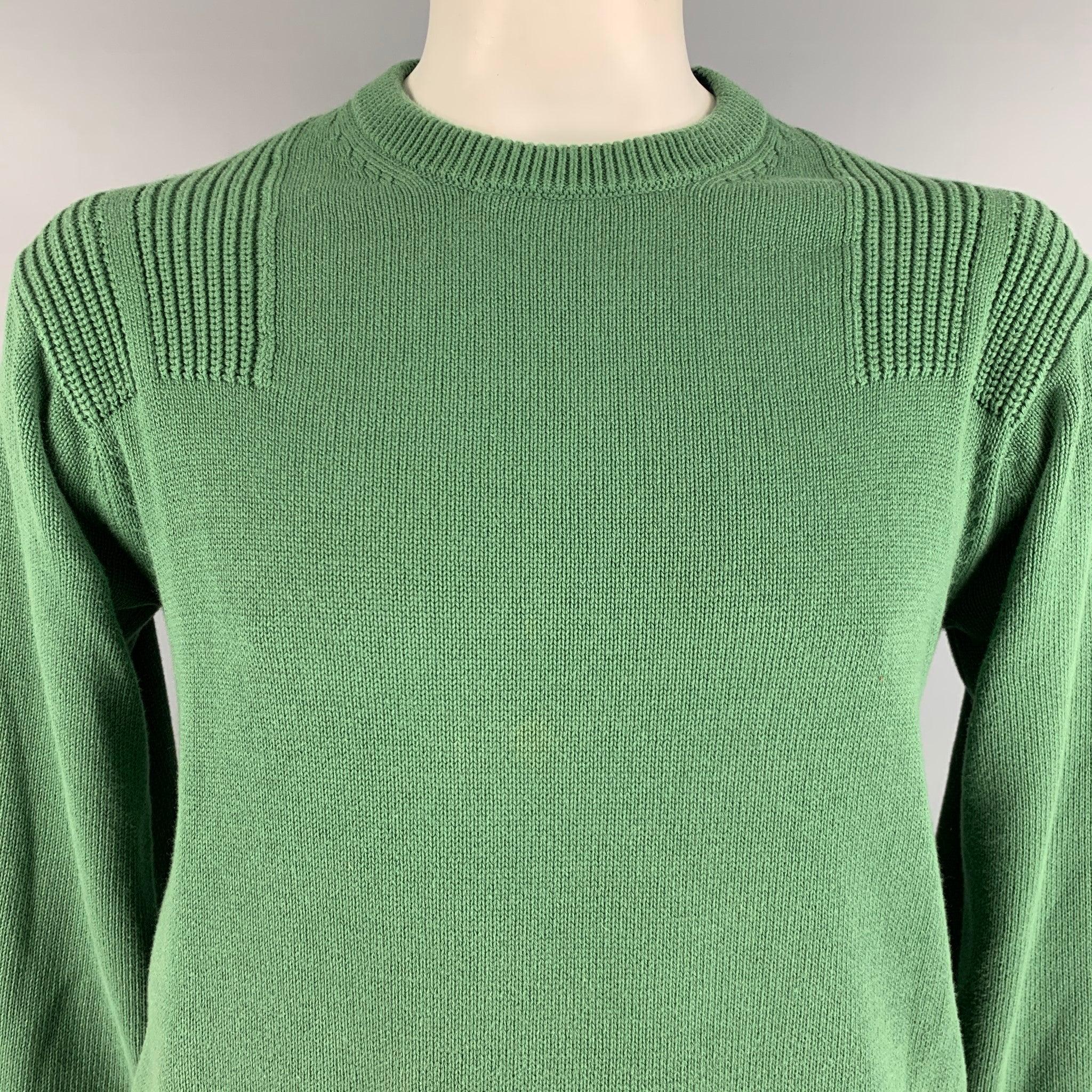 PS by PAUL SMITH
pullover in a green cotton knit fabric featuring contrasting shoulder knit technique, slit pockets, and crew neck.Very Good Pre-Owned Condition. Minor signs of wear. 

Marked:   M 

Measurements: 
 
Shoulder: 19 inches Chest: 40