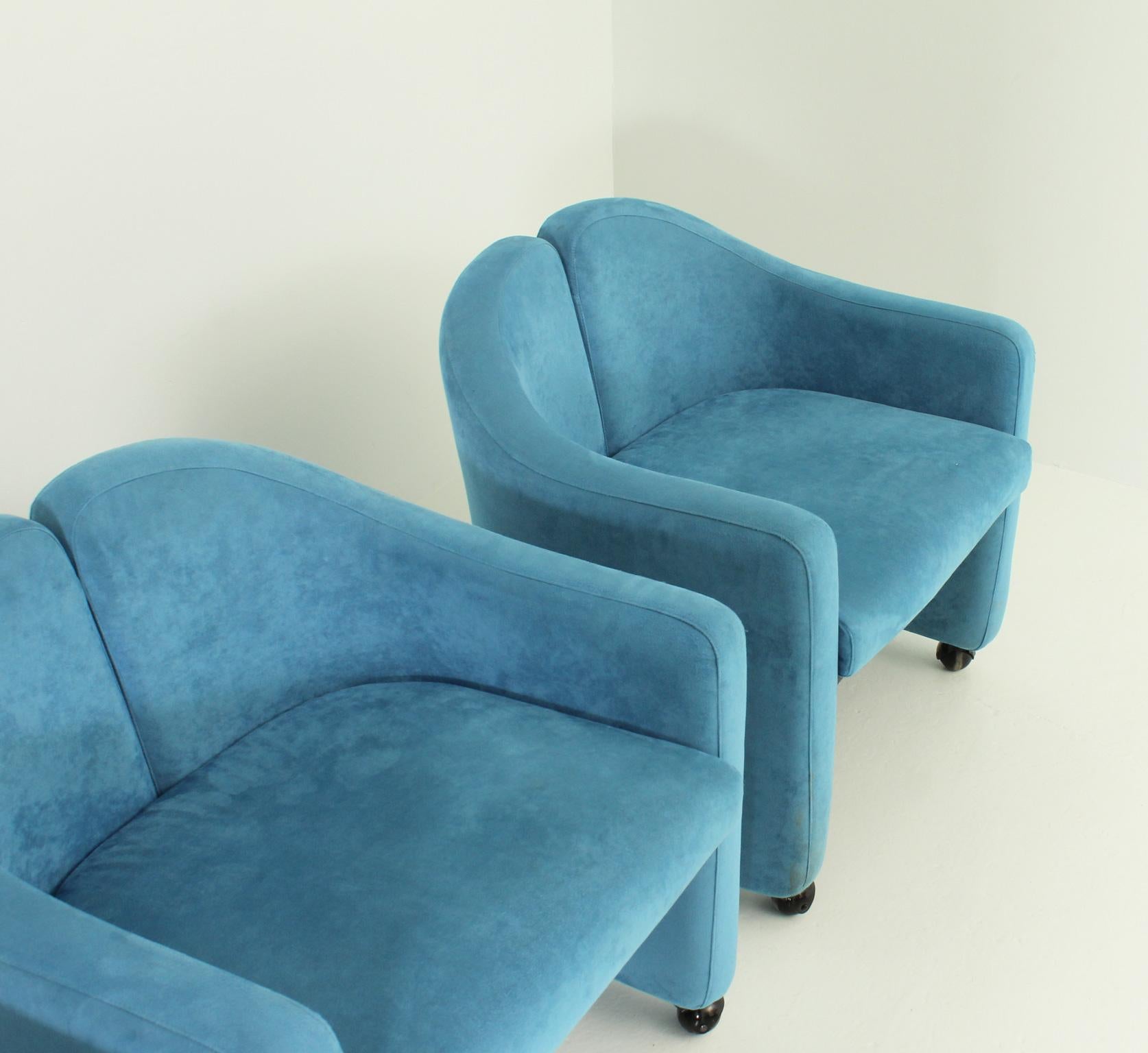 Italian PS142 Armchair by Eugenio Gerli in Blue Nubuck Leather For Sale