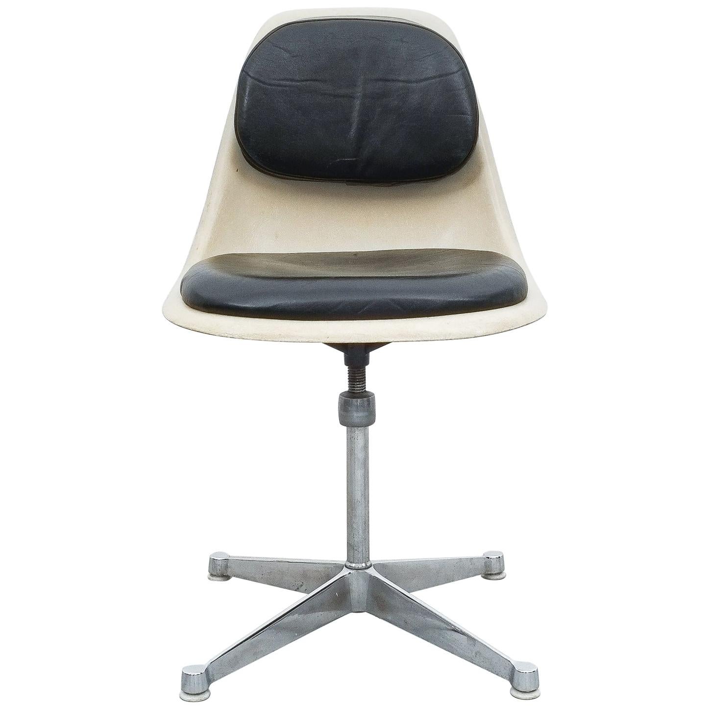 PSCC4 Fiberglass Swivel Chair for Miller Ray and Charles Eames, circa 1960