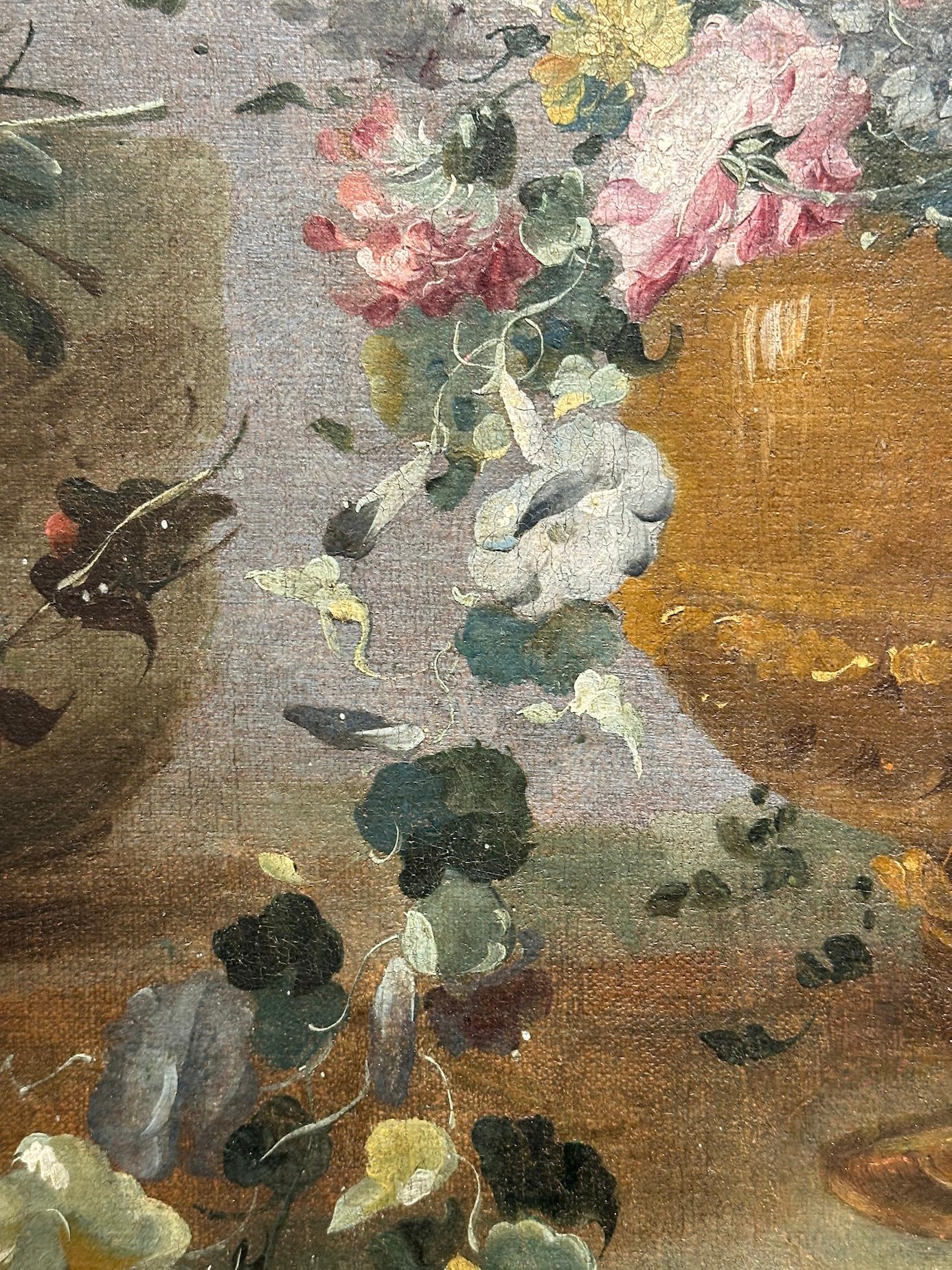 XVIIIe siècle Vénitien Nature morte de fleurs, vase classique sur un rebord de marbre en vente 1
