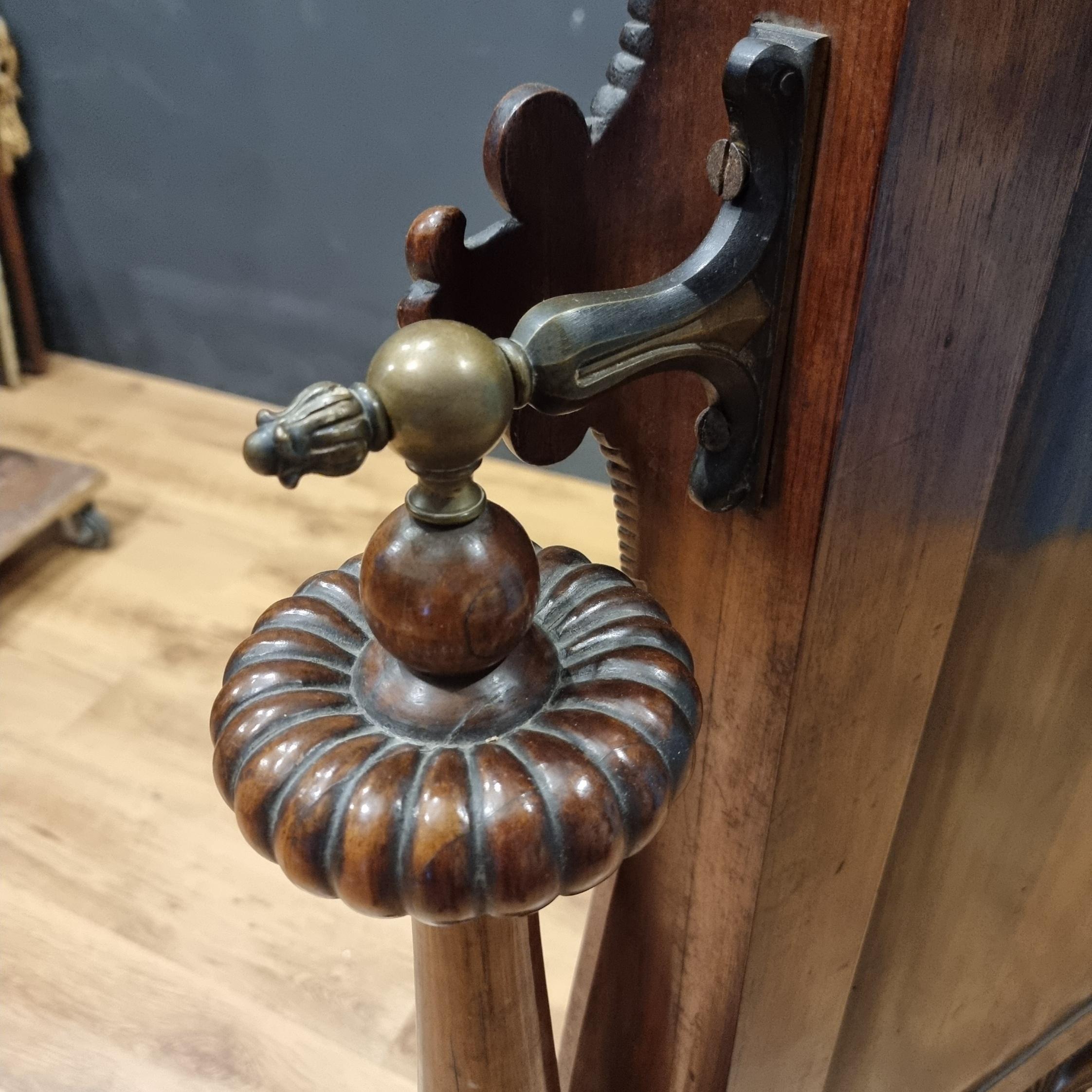 Psyche 1850s walnut mirror cabinet with original mirror For Sale 3