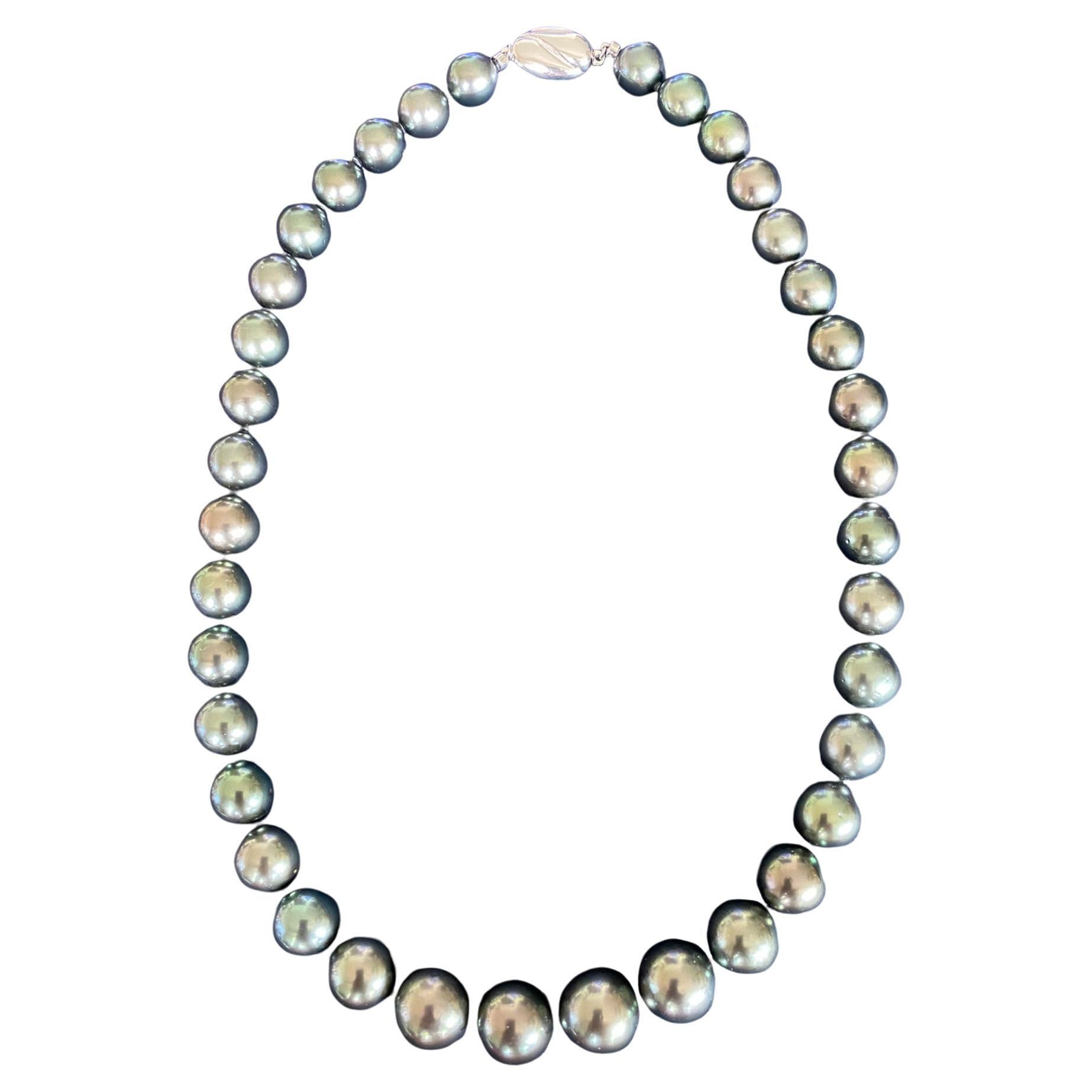 PSL Certified 37 PCS Green Tone 10-12.9MM Tahitian Pearl Necklace For Sale