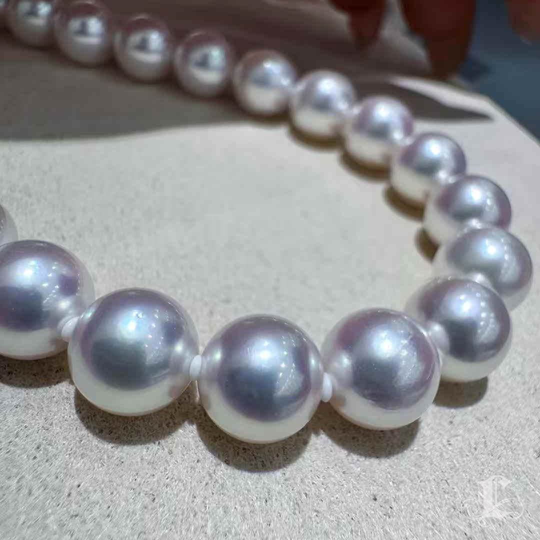 Conjunto de collar y pendientes de perlas Akoya Aurora Hanadama con certificado PSL en Nuevo estado para la venta en New York, NY