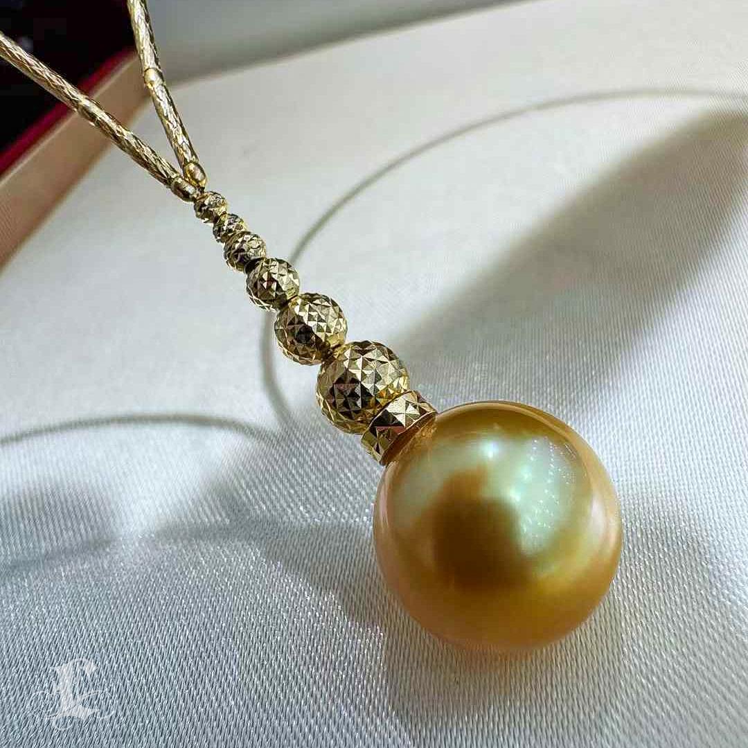 De las mujeres 【Corona Radiante】PSL Certificado Cadena de Oro Perla del Mar del Sur y Collar Grabado Y en venta