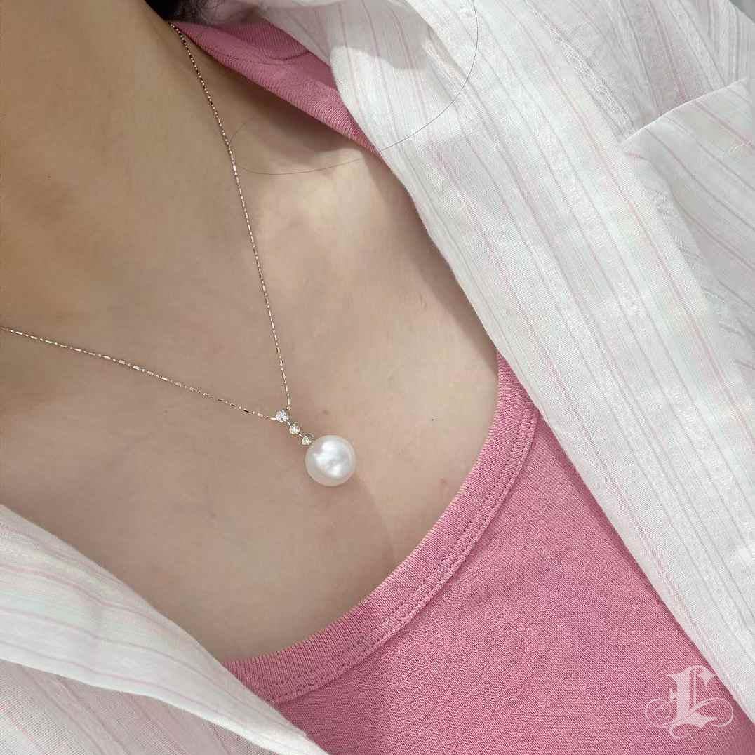 Non taillé 【Crown Radiance】PSL Collier pendentif en perles des mers du Sud certifiées Phoenix et diamants en vente