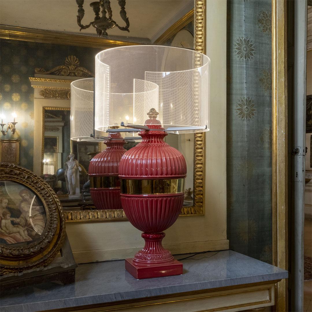 italien Lampe à touches psychédéliques, rouge pompéien et or en vente