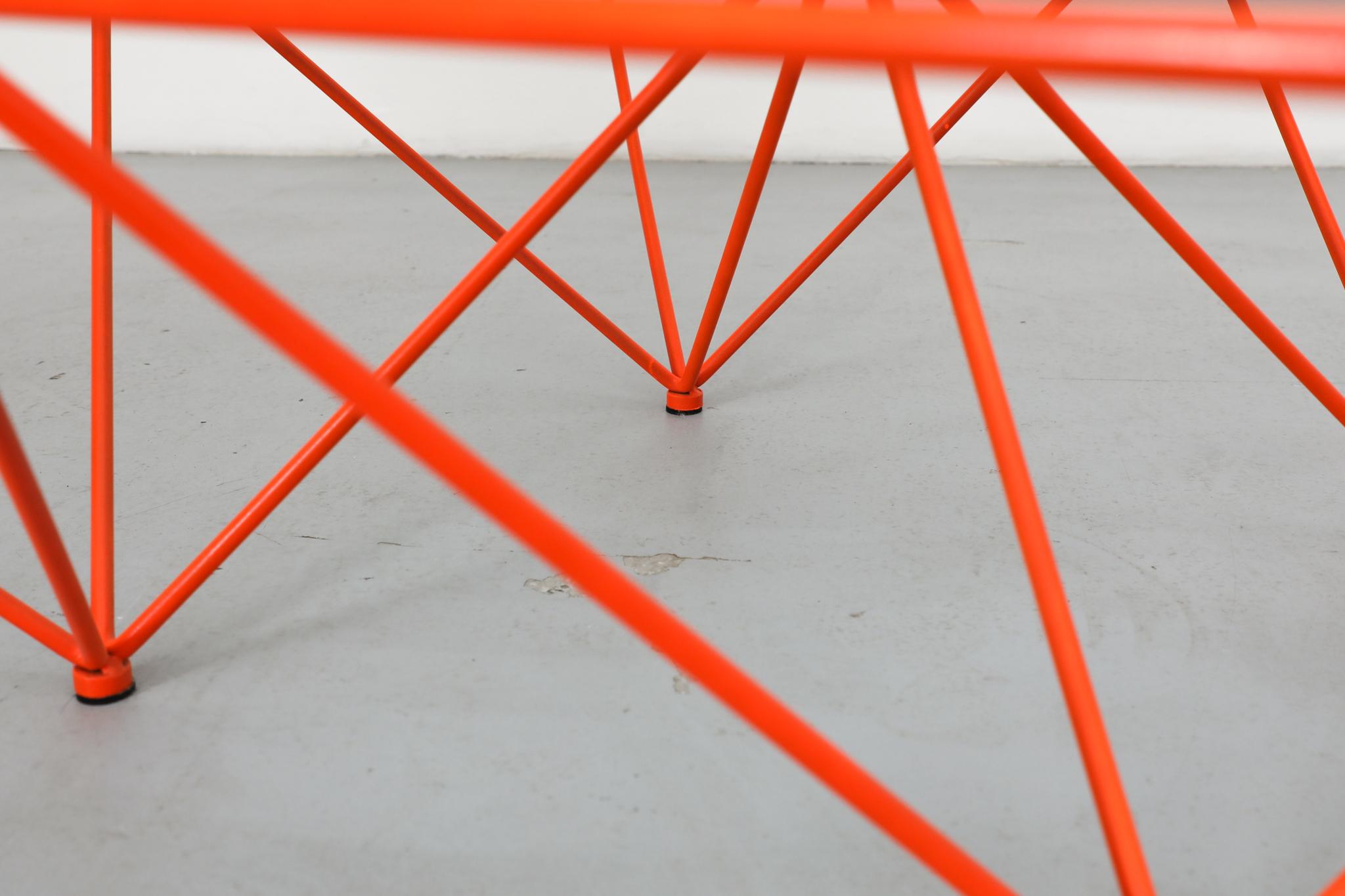Table basse en verre orange psychédélique inspirée du milieu du siècle, style Paolo Piva en vente 4