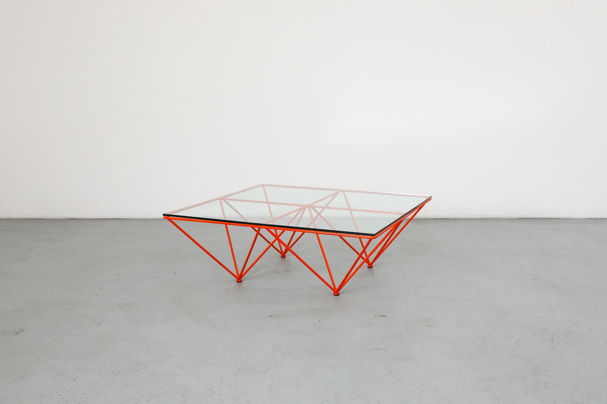 italien Table basse en verre orange psychédélique inspirée du milieu du siècle, style Paolo Piva en vente